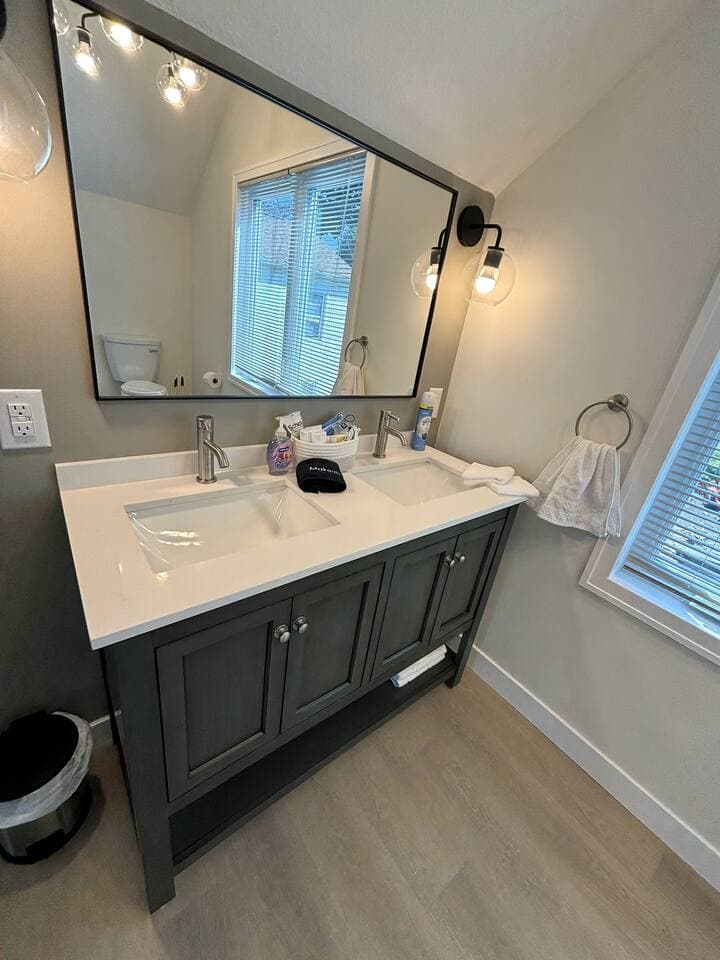 Dual vanity 