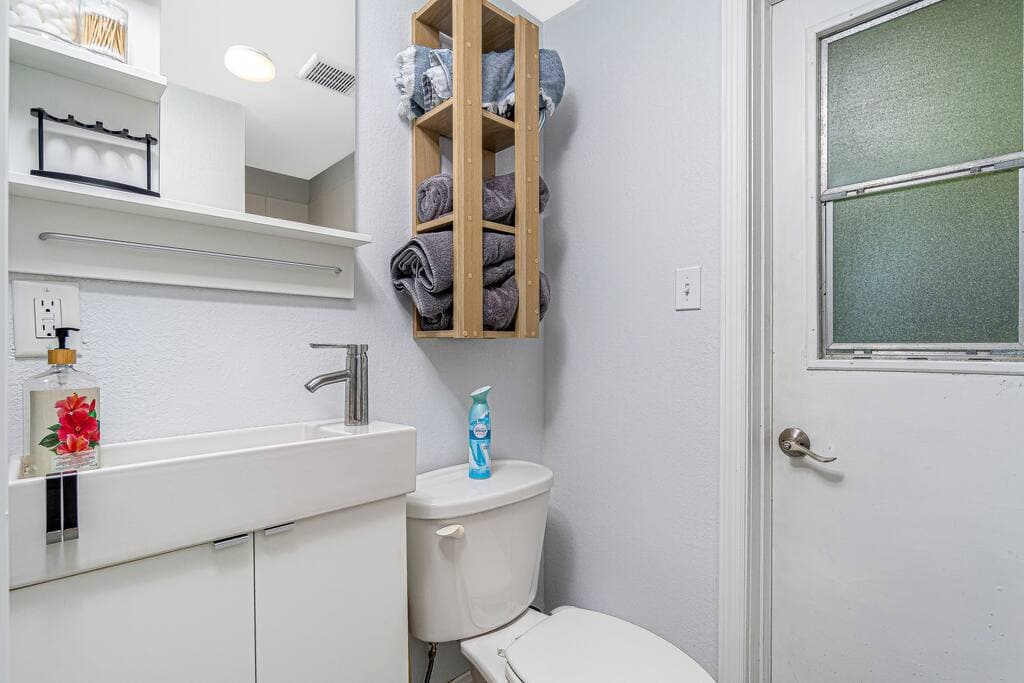 Second bathroom accessible through the side yard