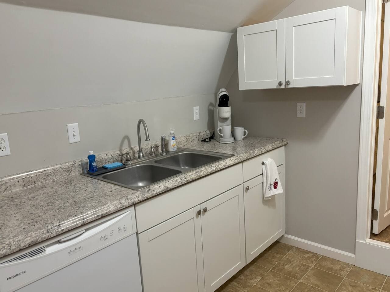 Enjoy the convenience of a fully equipped kitchen. Whether you’re brewing your morning coffee, packing a picnic for Presque Isle, or cooking dinner to enjoy by the fire pit, you’ll find everything you need to feel right at home.