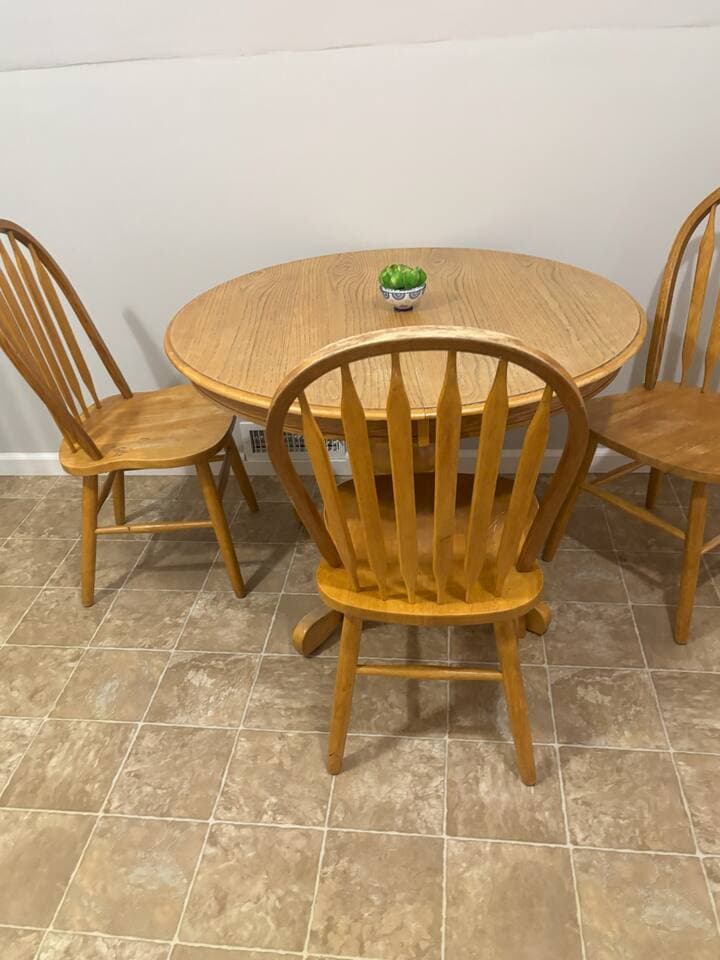 Share meals and make memories around the cozy eat-in dining table. Whether you’re enjoying a home-cooked dinner from the fully equipped kitchen, sipping morning coffee before heading to Presque Isle, or playing board games in the evening.