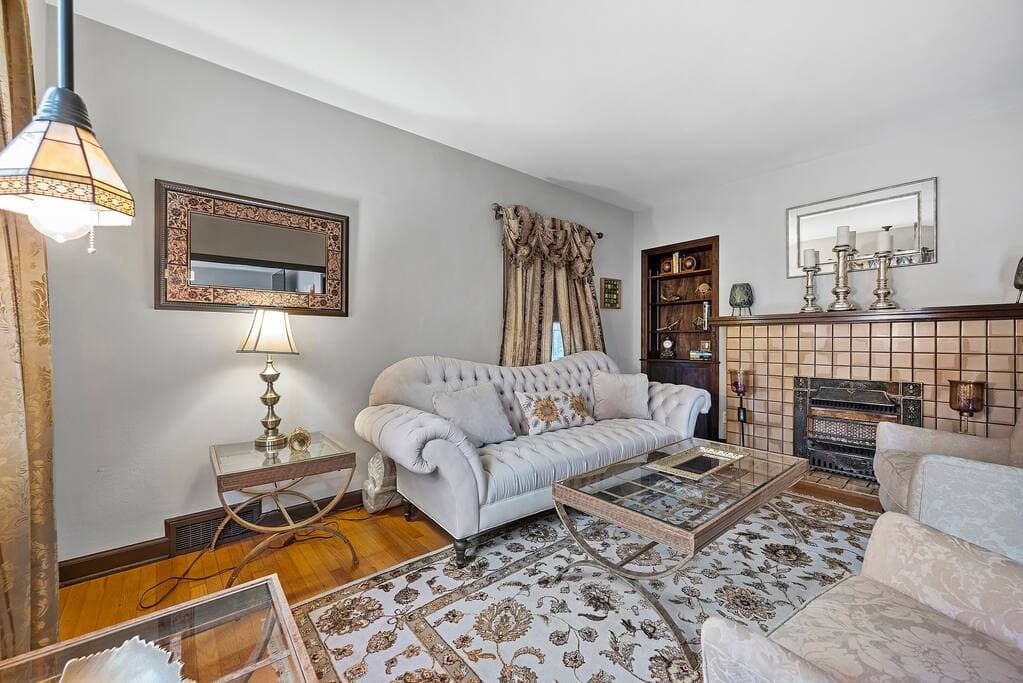 Formal living room with turkish carpets, custom designed furniture