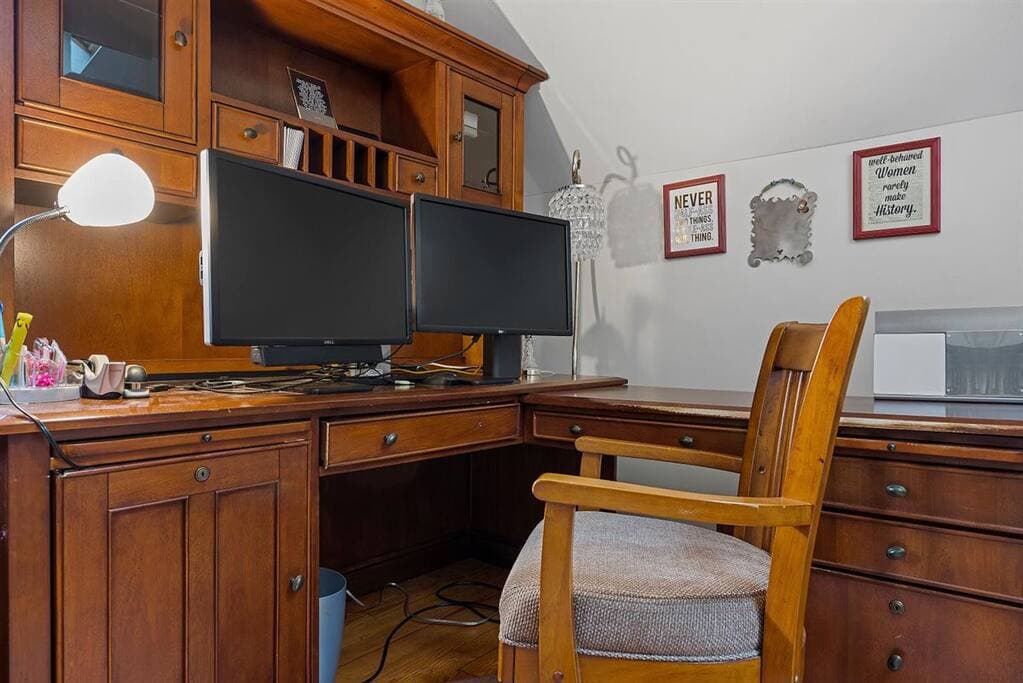 Dual monitors