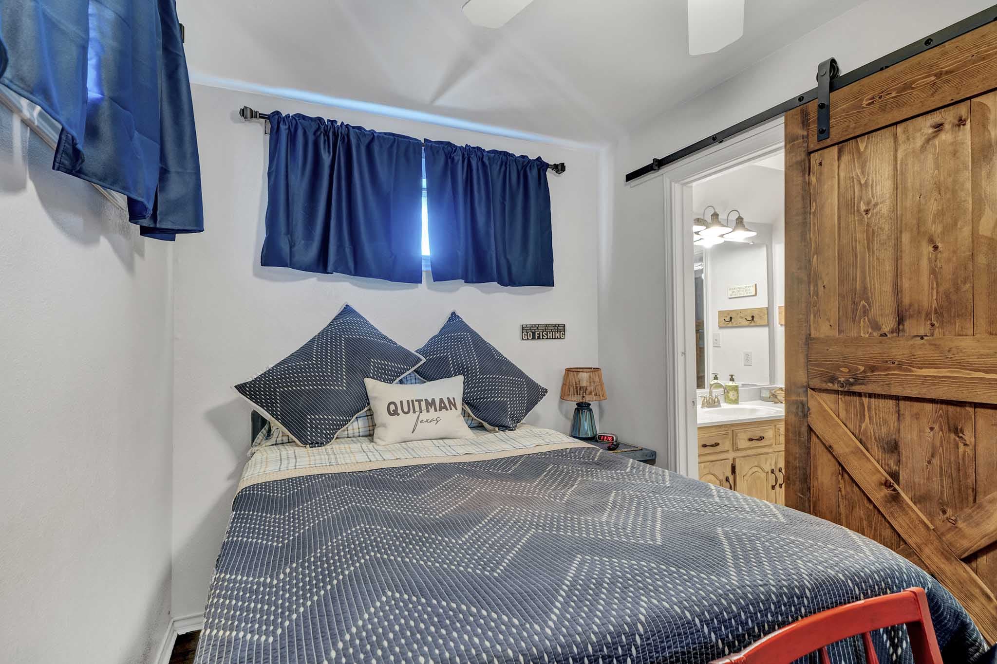 Single room full bed