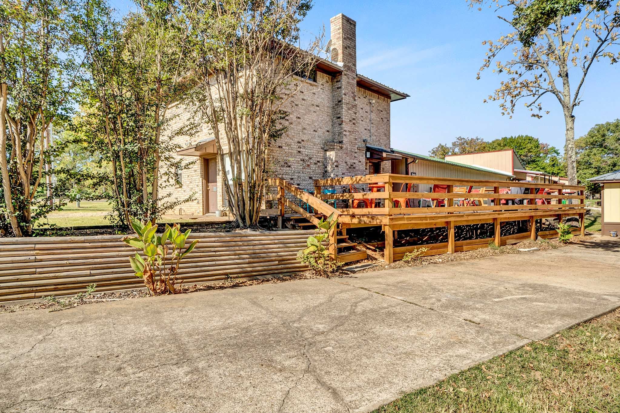 Exterior lodge and parking
