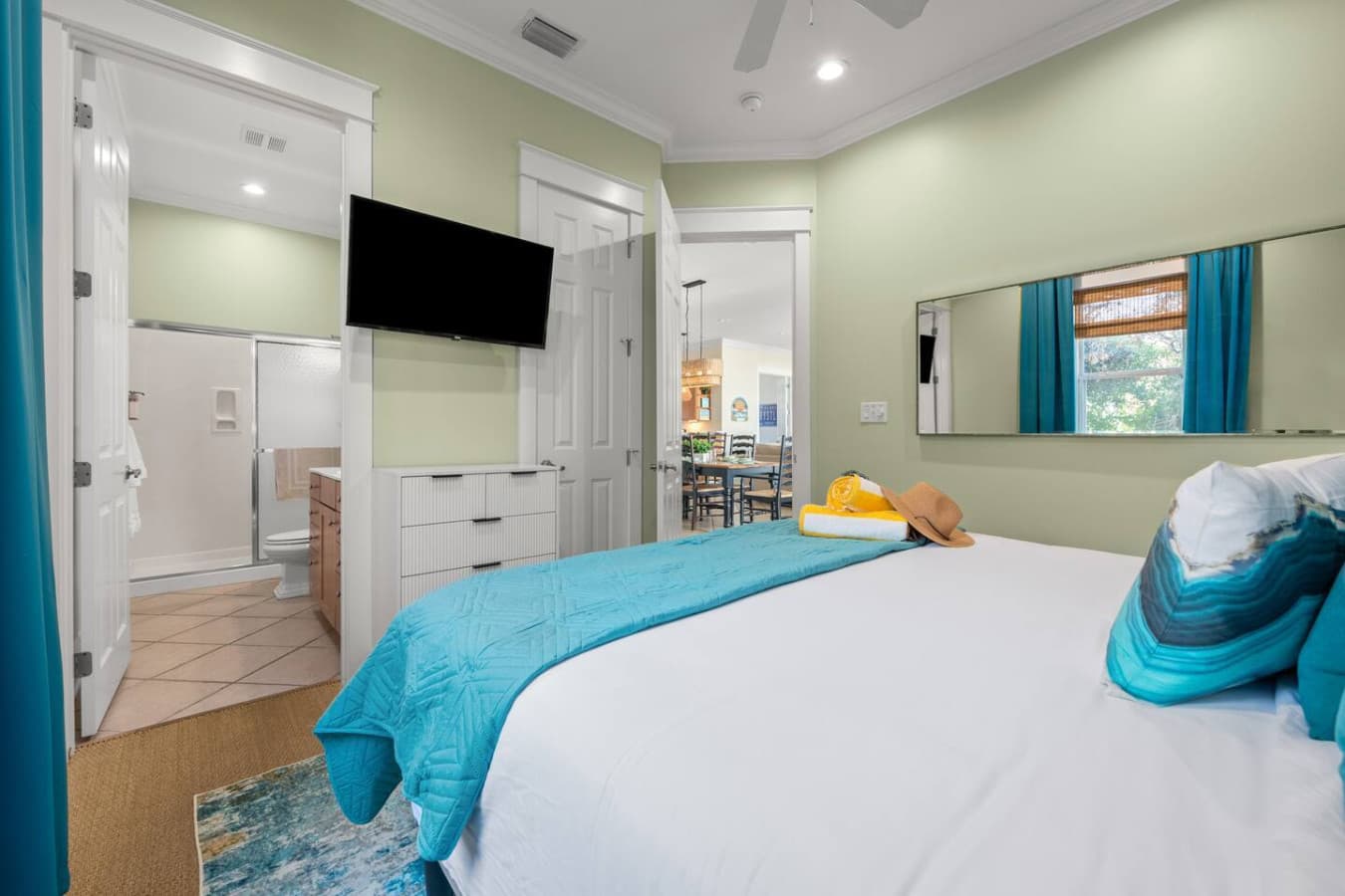 King bedroom #1