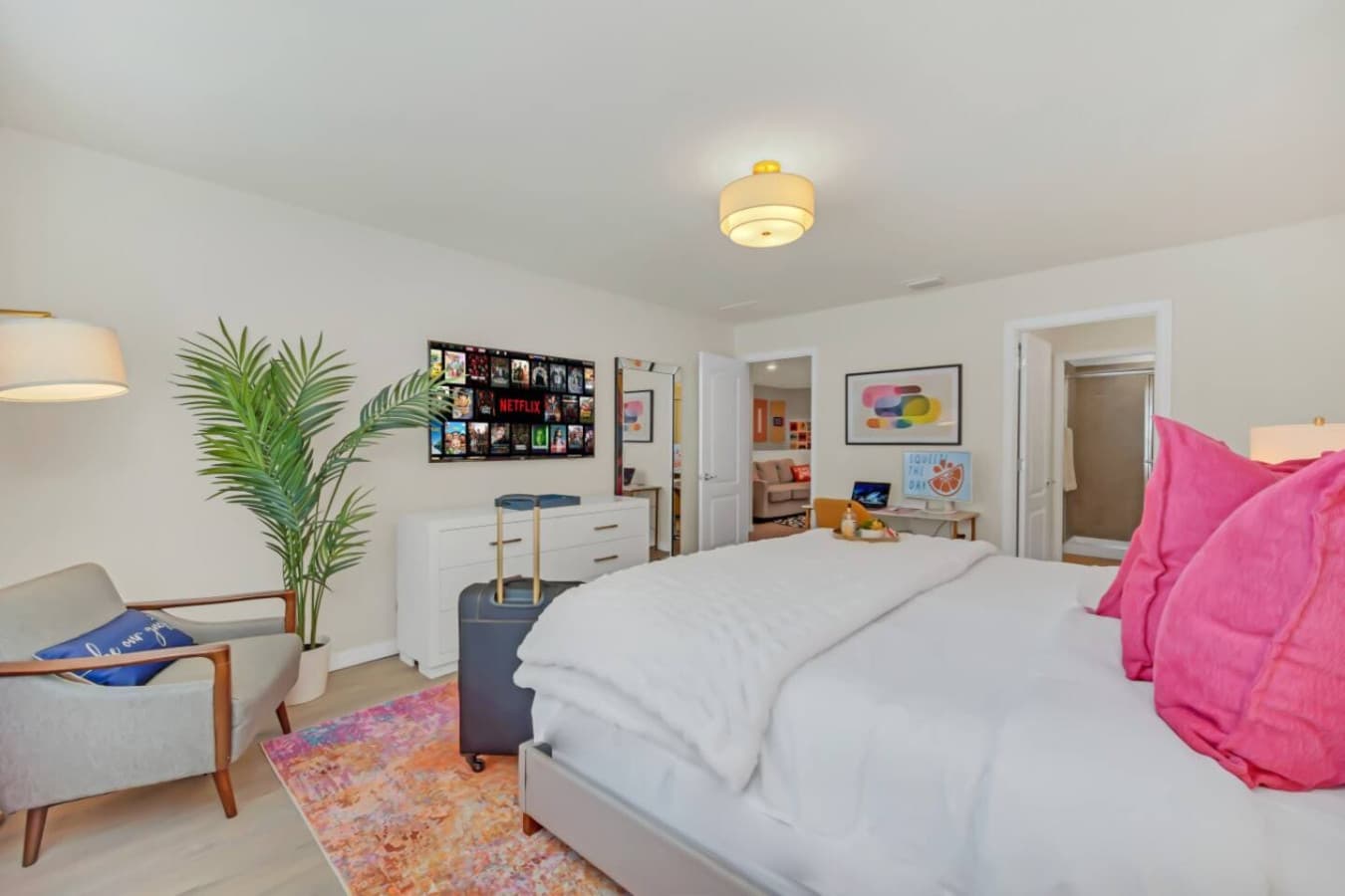 Primary: King and en-suite