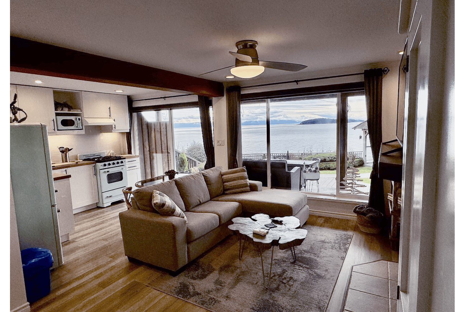 Living/Kitchen