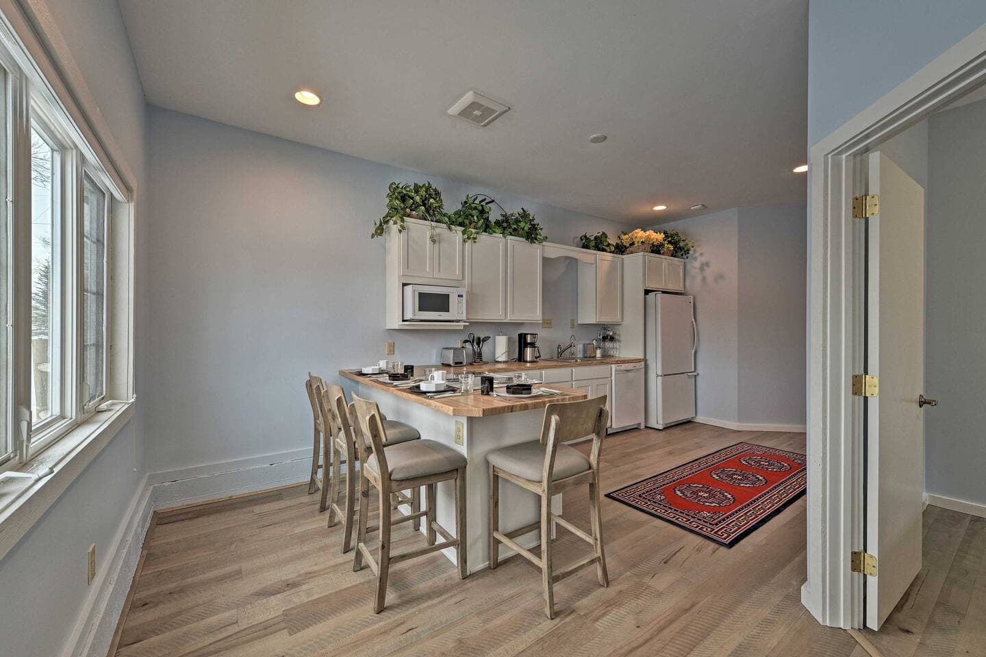 Wind River Quarters with natural light and inviting flow.