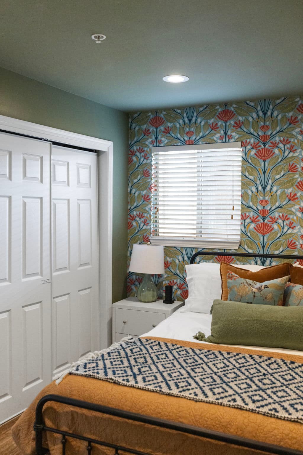 Private king size bedroom