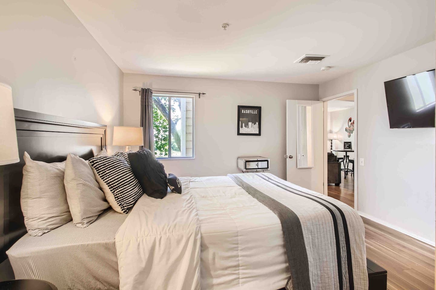 Large master bedroom with Queen Bed