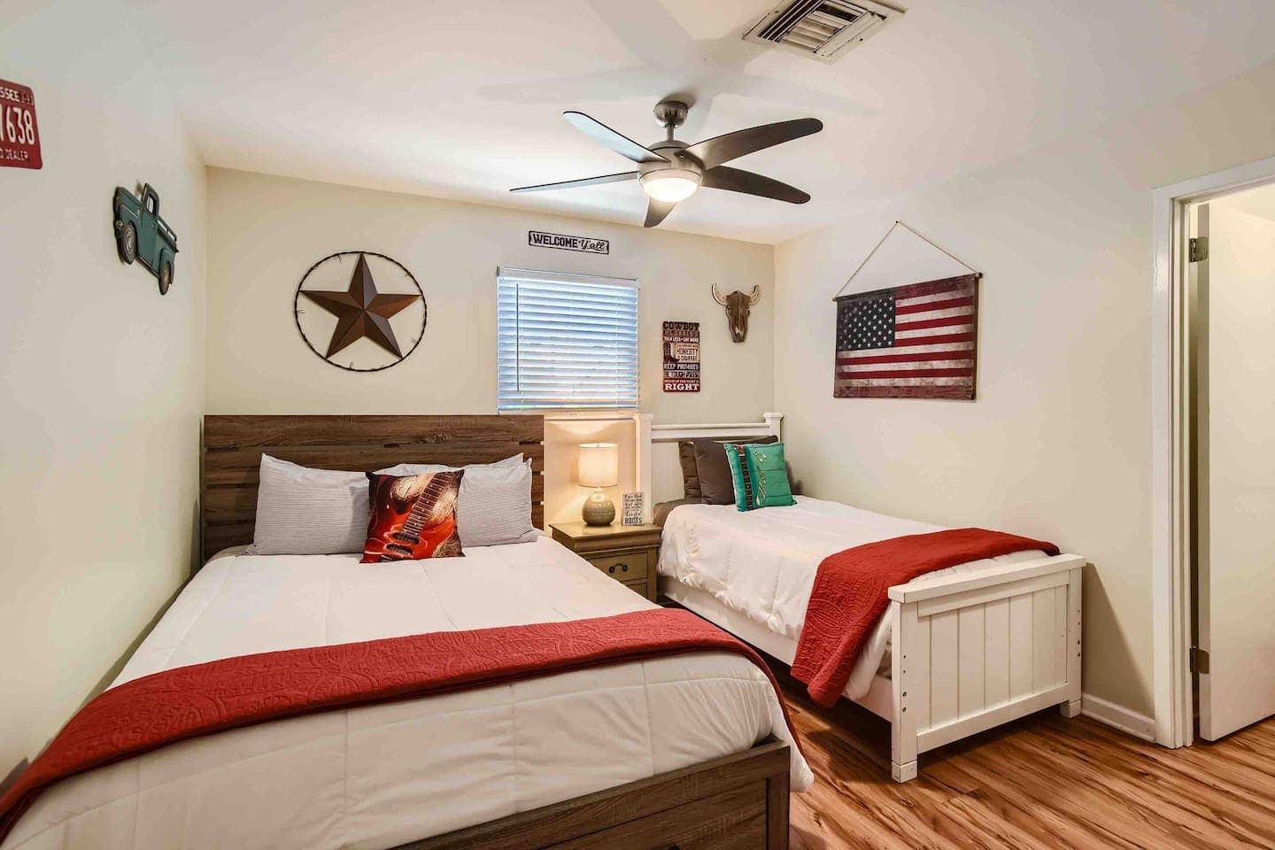 Bedroom 2 - Queen Bed & Twin Bed
