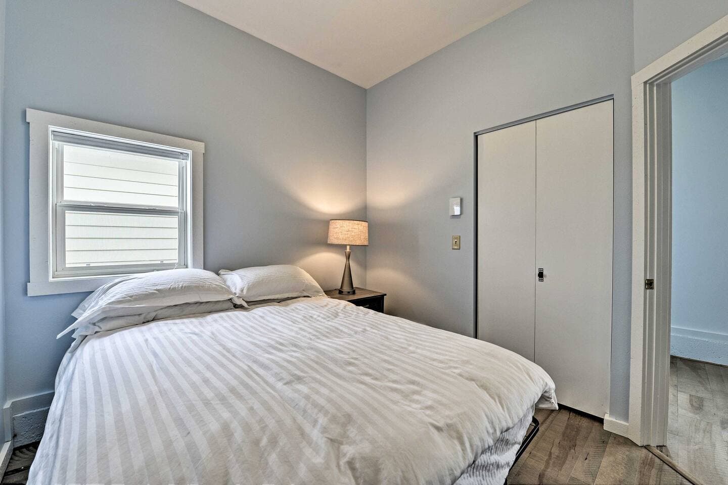 With 2 queen beds this rental is perfect for 2 couples or a family of 4.