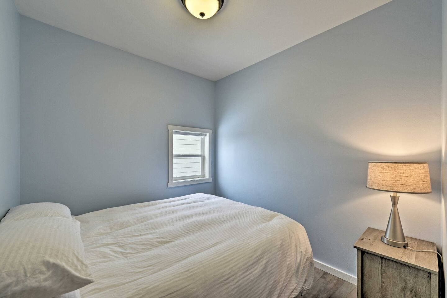Bedroom 1 offers a queen sized bed.