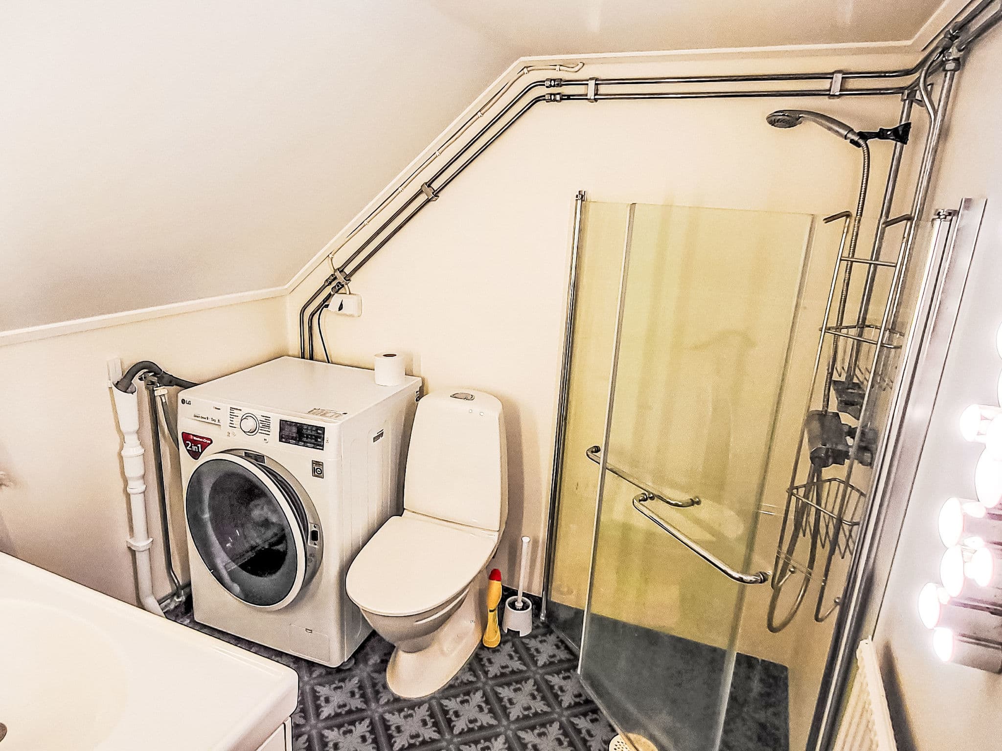 Bathroom / Wellness