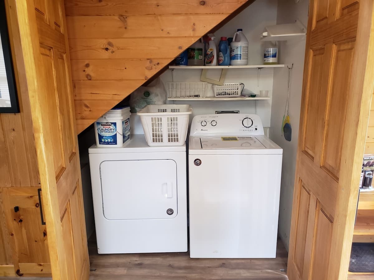 A washer and dryer are available for use.