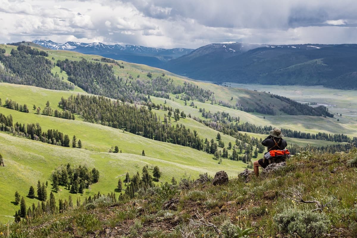 Beautiful Yellowstone National Park, known for its breathtaking views, is a mere 20 minutes away.