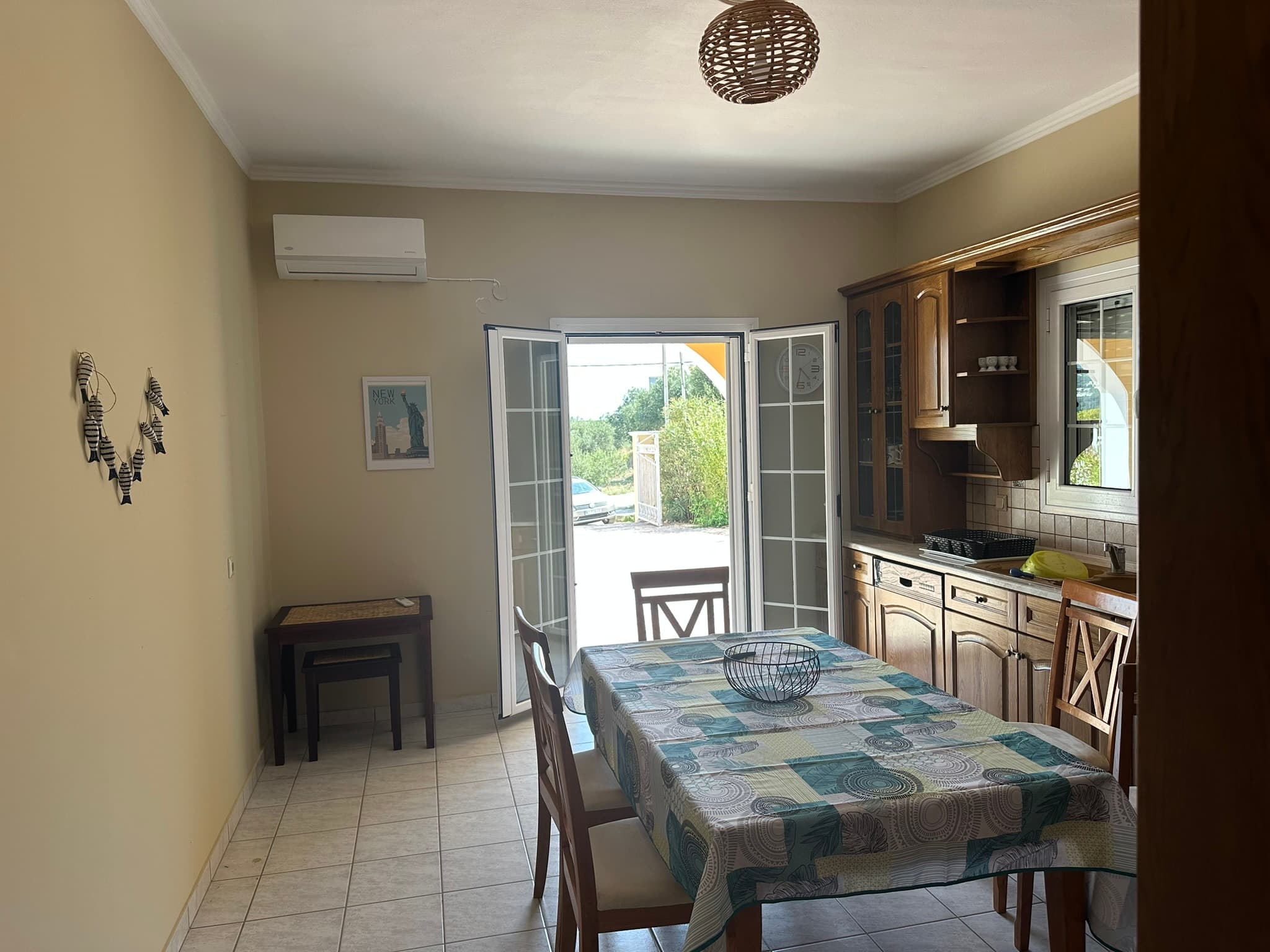 fully equipped kitchen