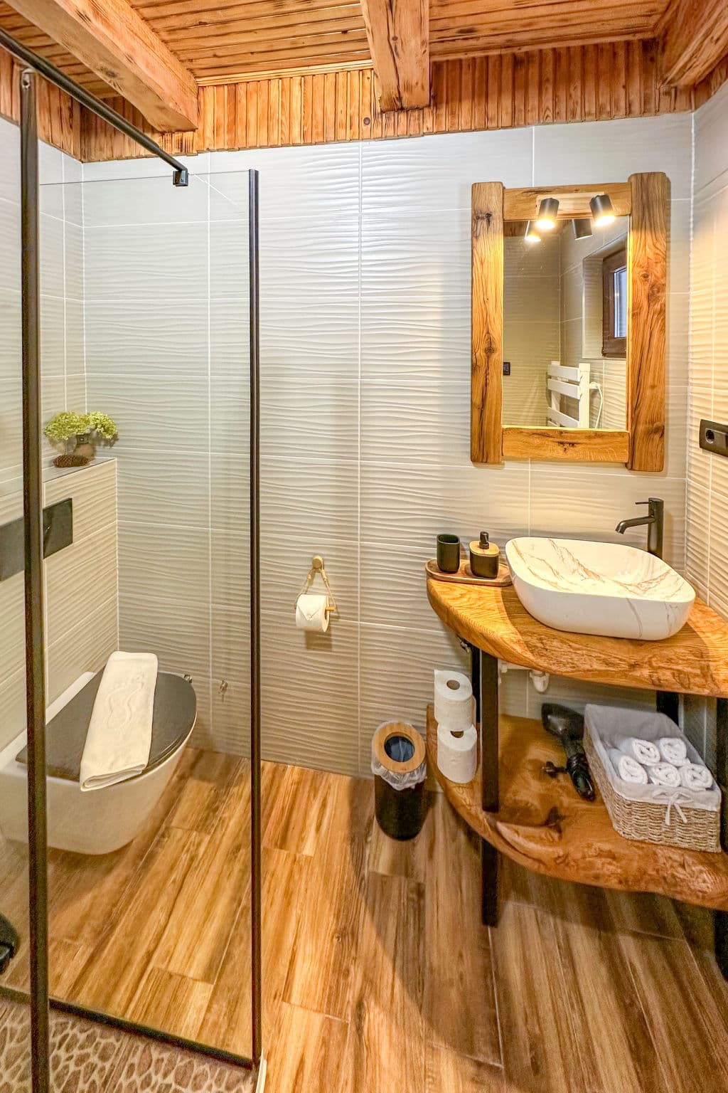 Bathroom / Wellness