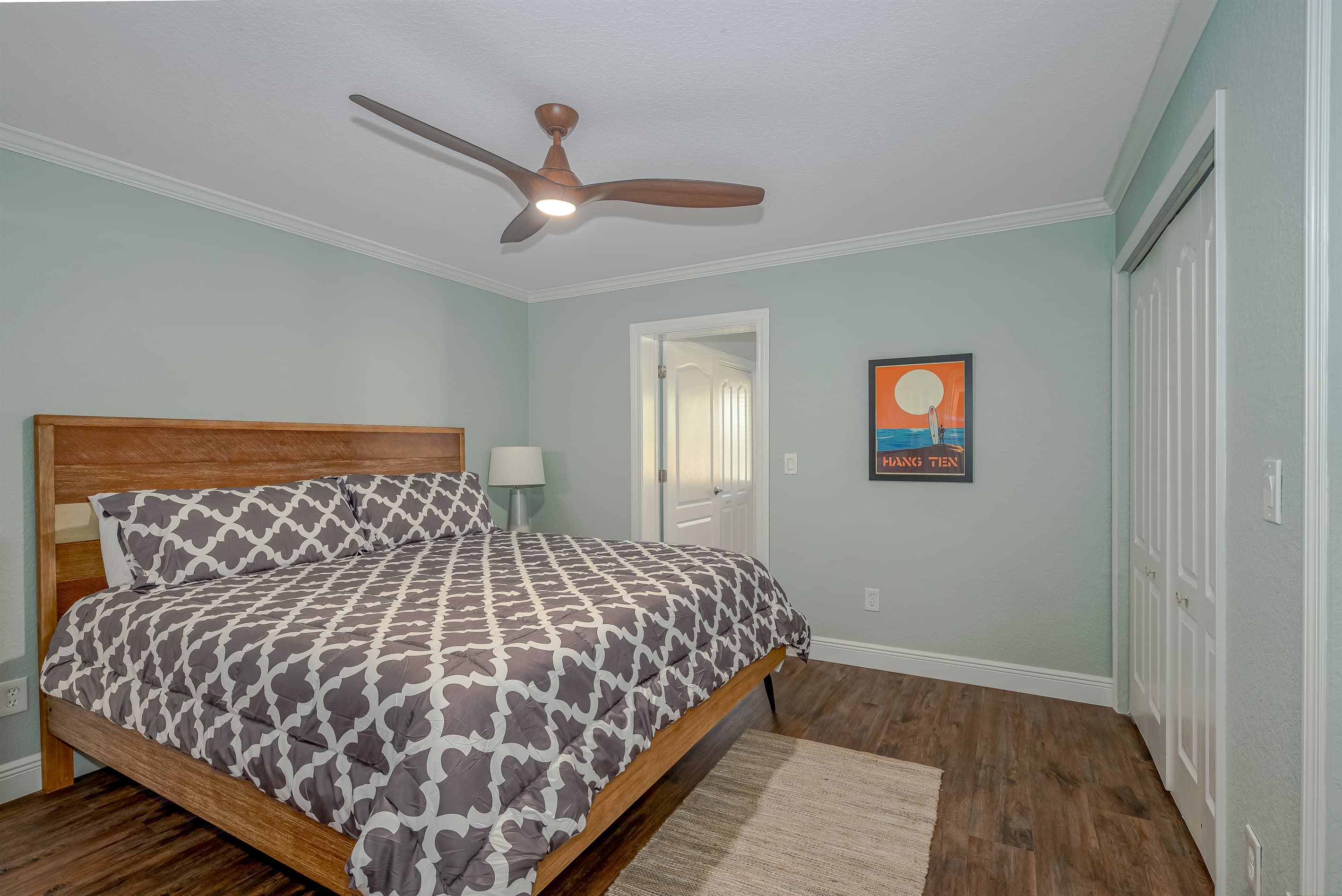 Master Bedroom w/ King Bed
