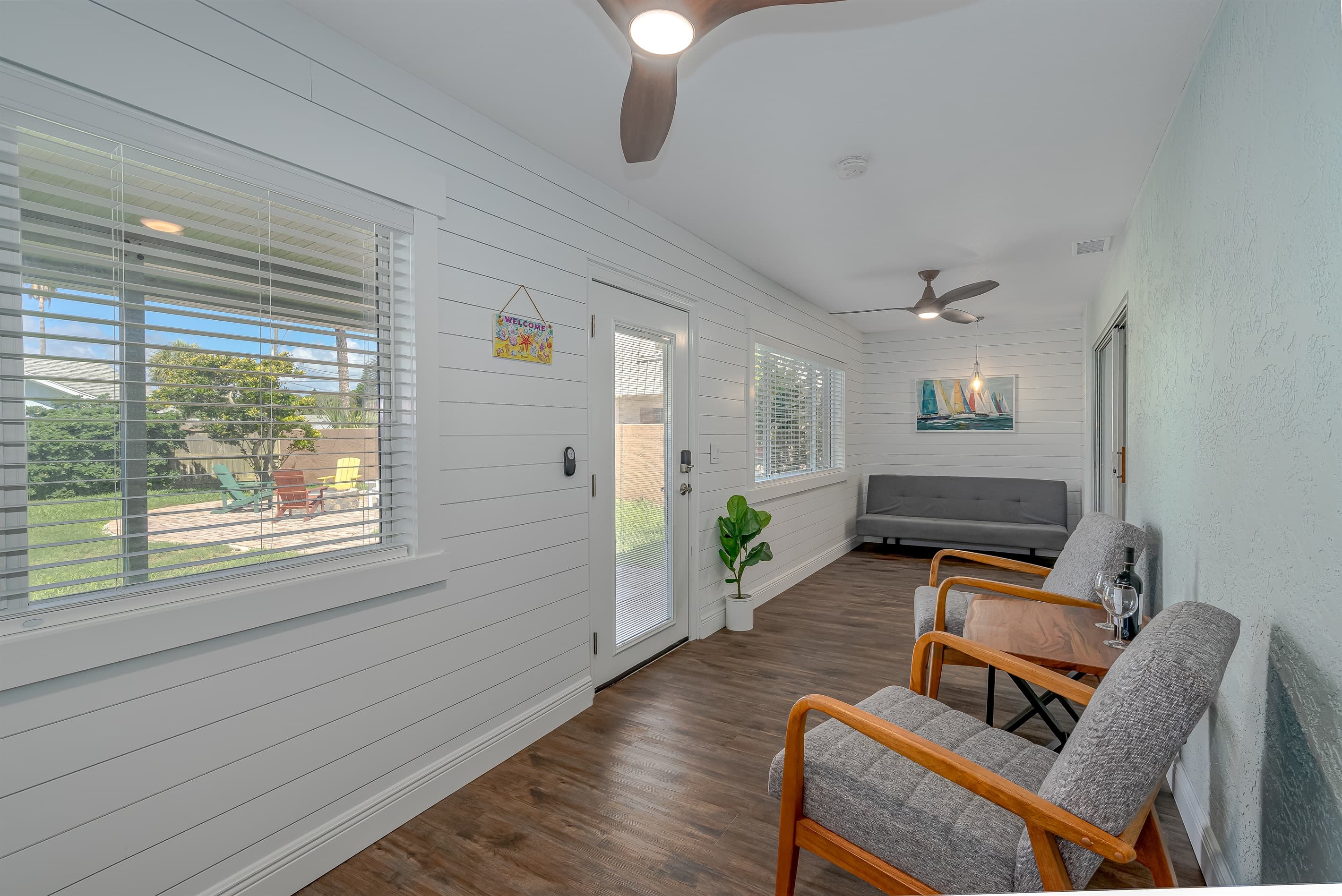 Cozy Shiplap Sitting Room w/ Twin Futon