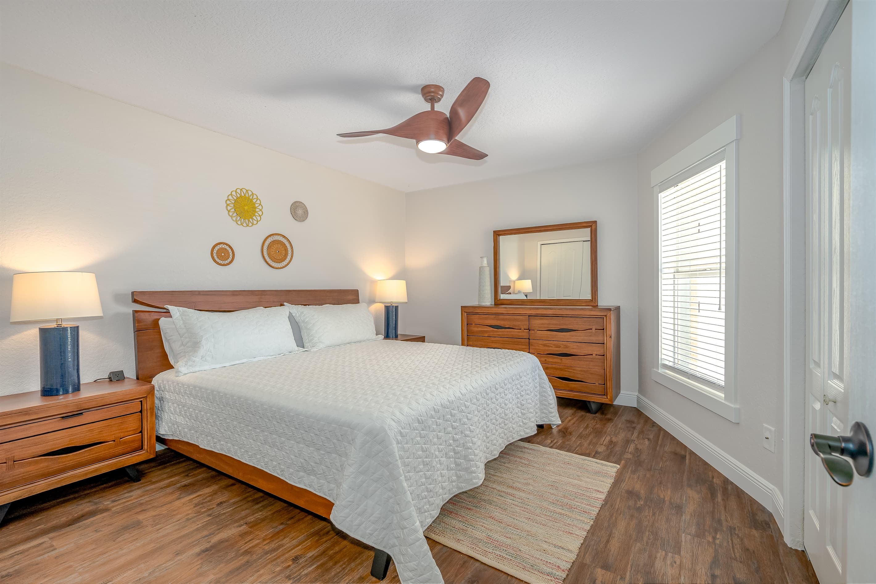 Second Bedroom w/ King Bed
