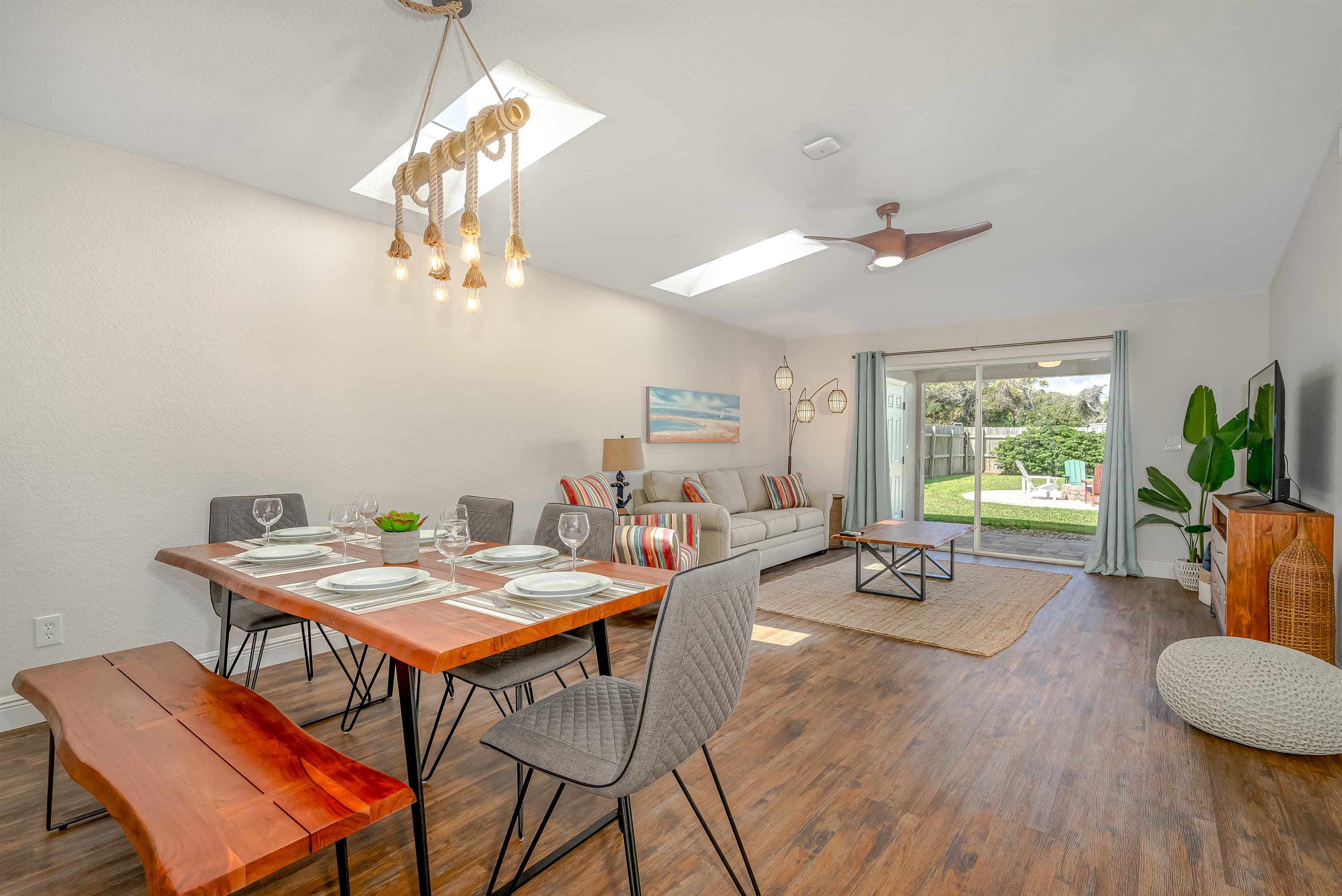 Island Time Dining Area and Living Room w/ 55" HD Smart TV