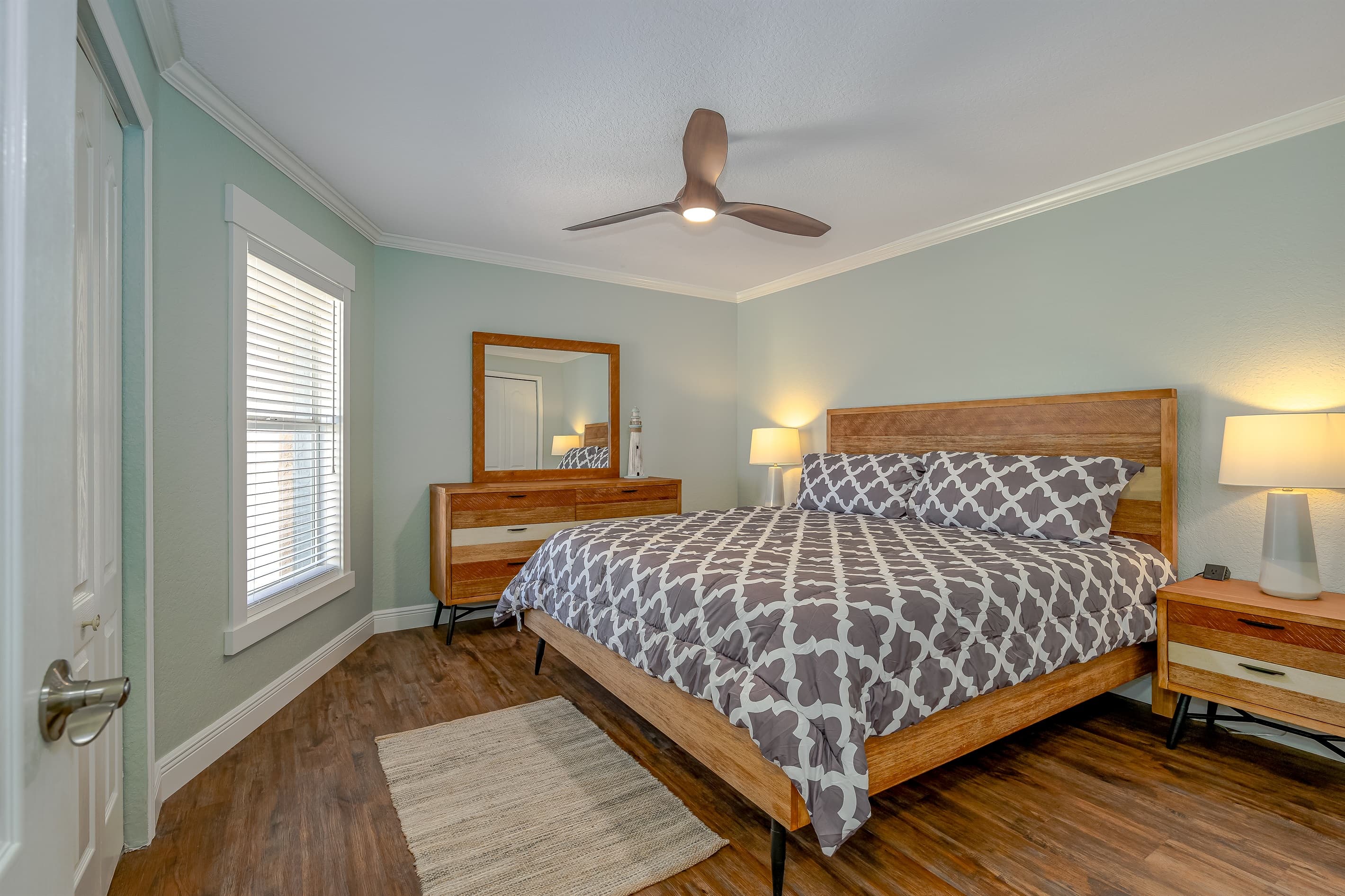 Endless Summer Second Bedroom w/ King Bed