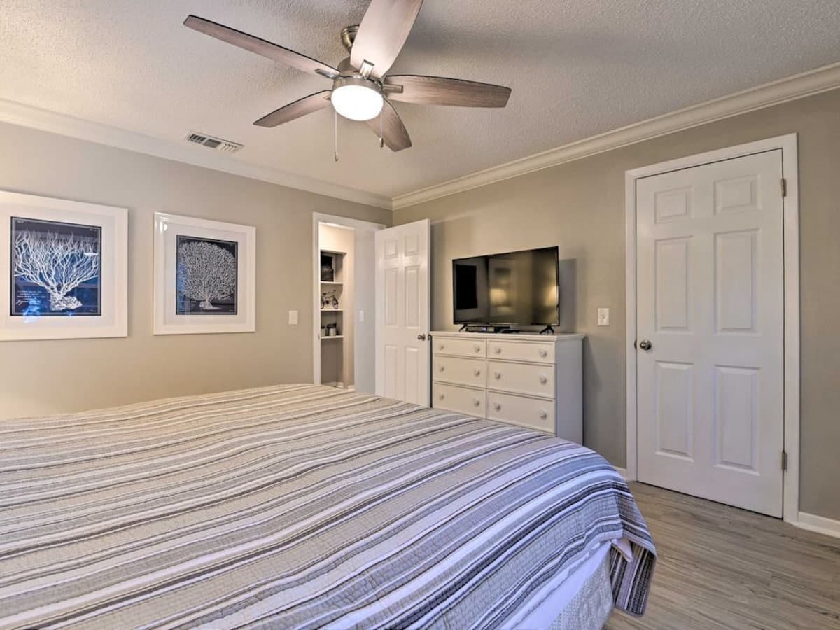 Bedroom with King Bed