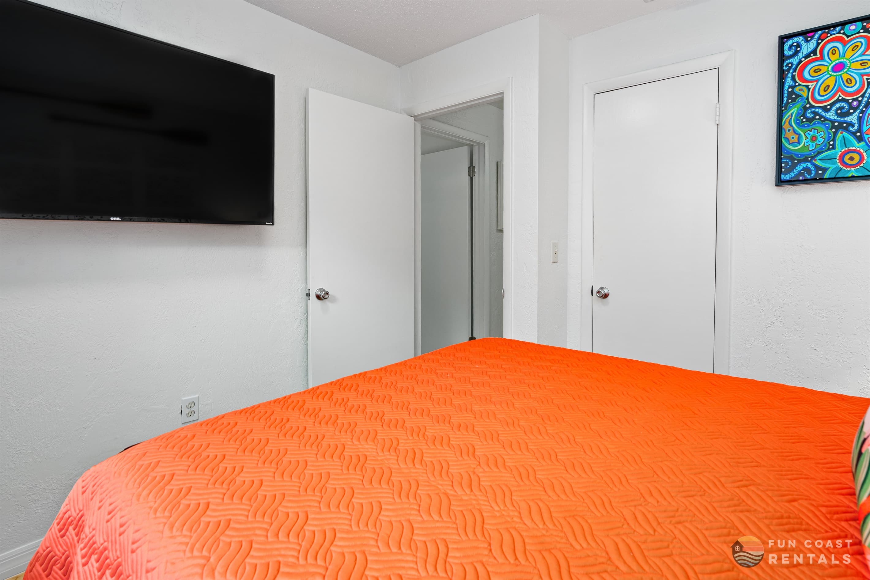 Second Bedroom with Queen bed and Smart TV!