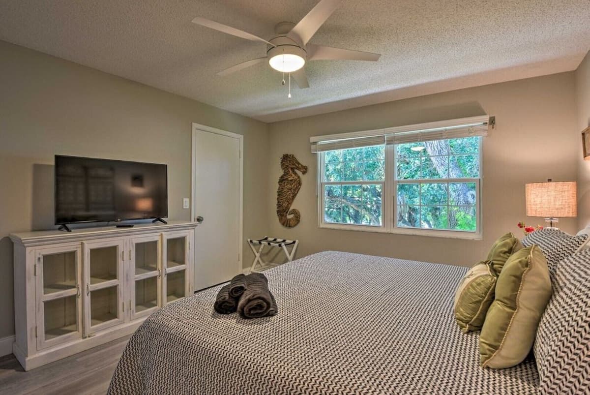 Bedroom with King Bed