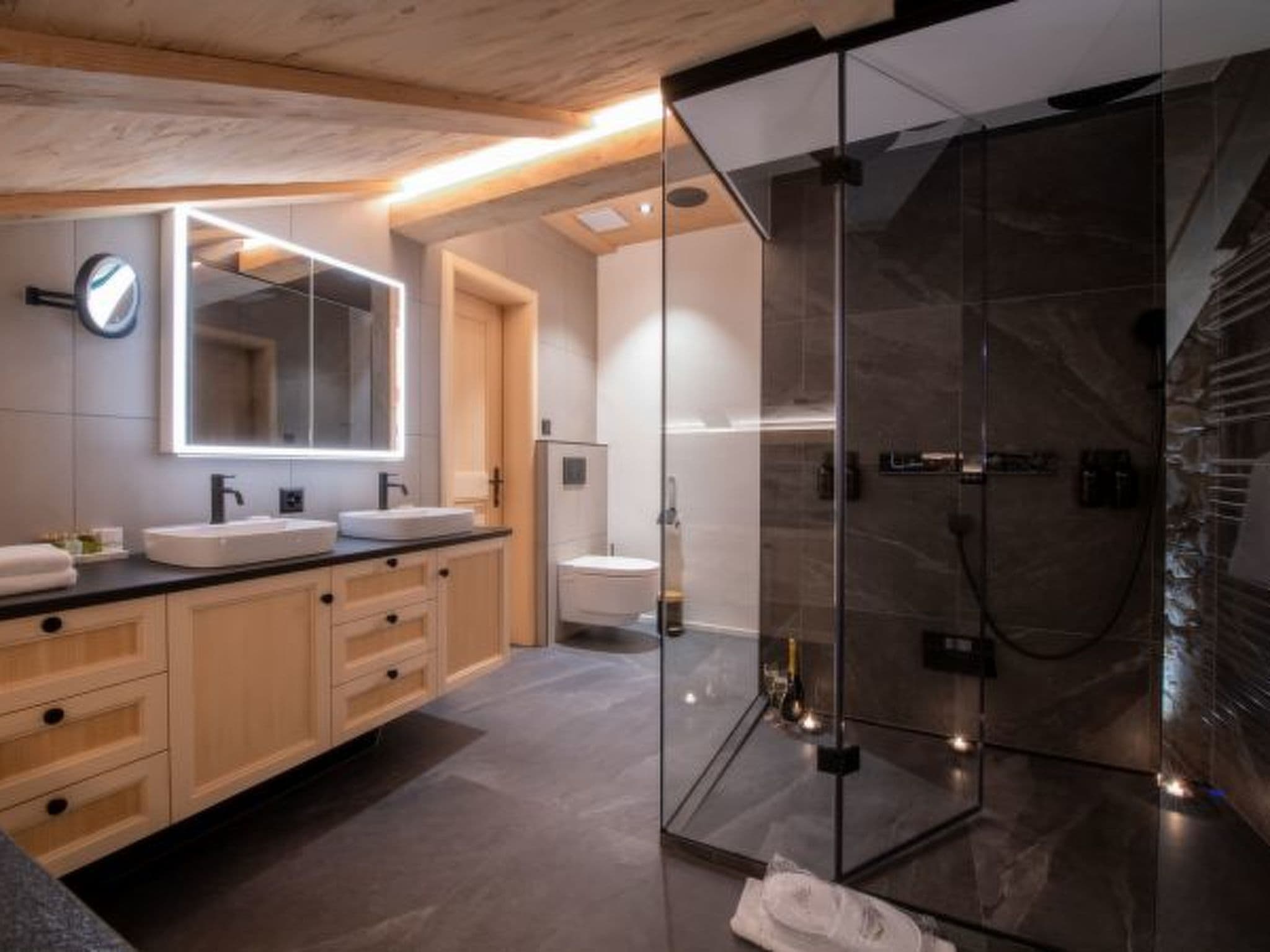 Bathroom / Wellness