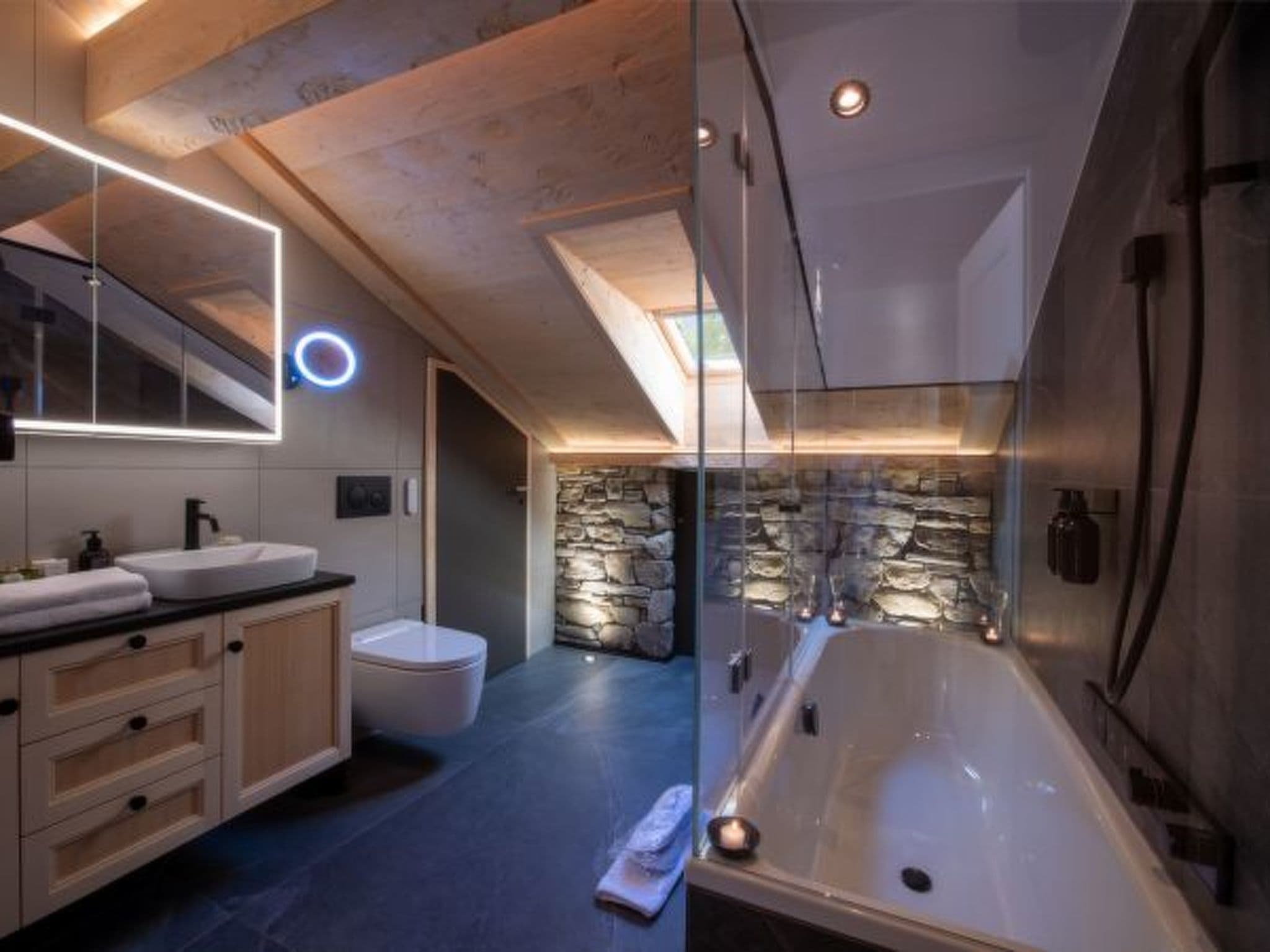 Bathroom / Wellness