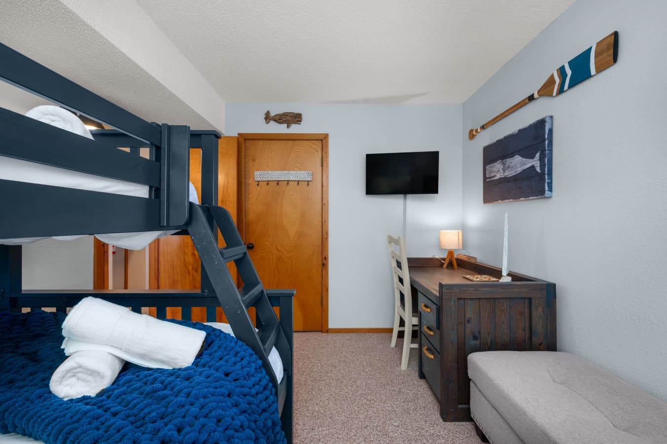 Bunk room w/ desk, TV & cozy bedding for a fun group stay