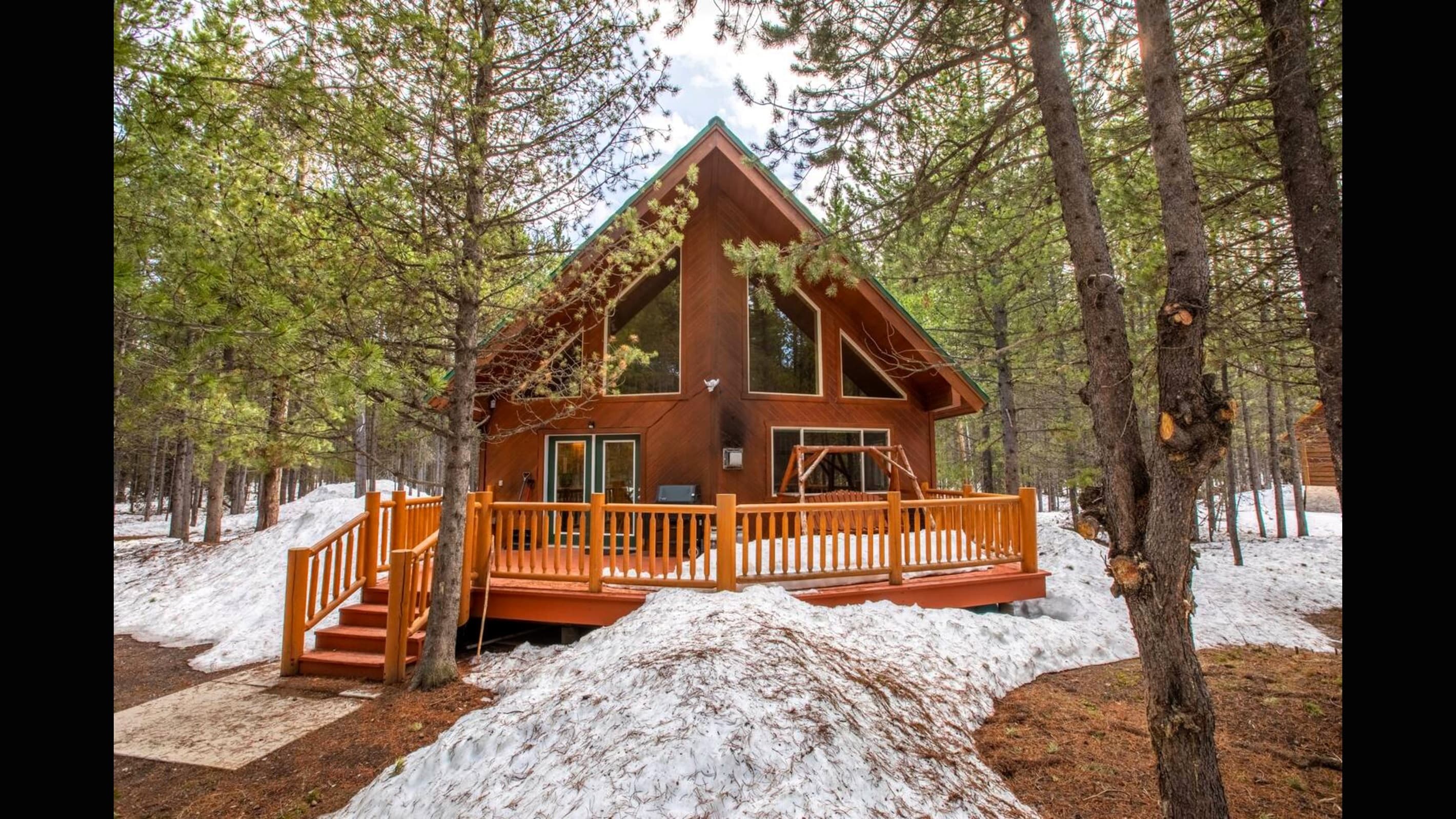 If you are looking for a home where you can enjoy nature, then Island Park Hideaway is the place for you.