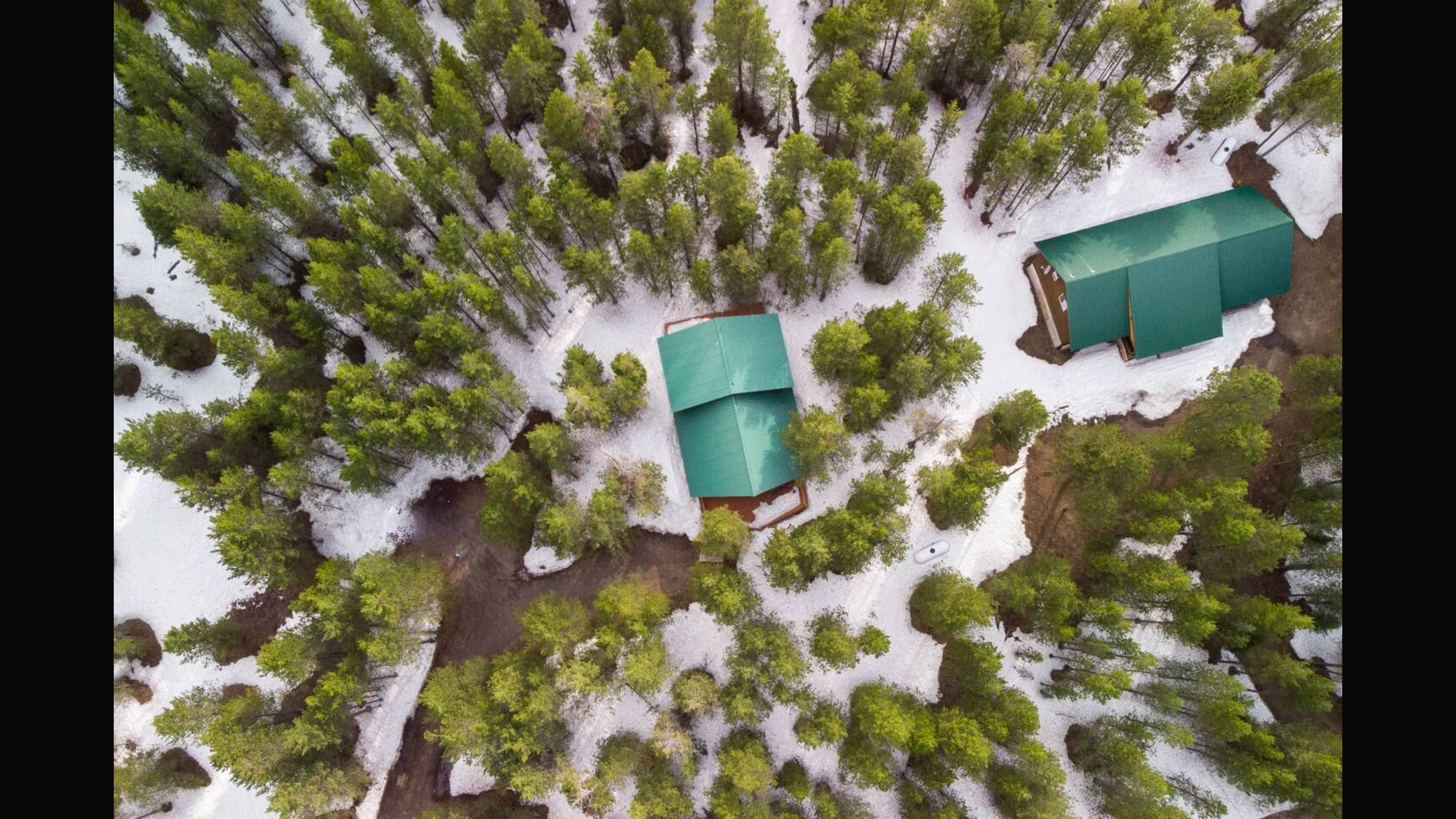 Aerial view of the cabin.