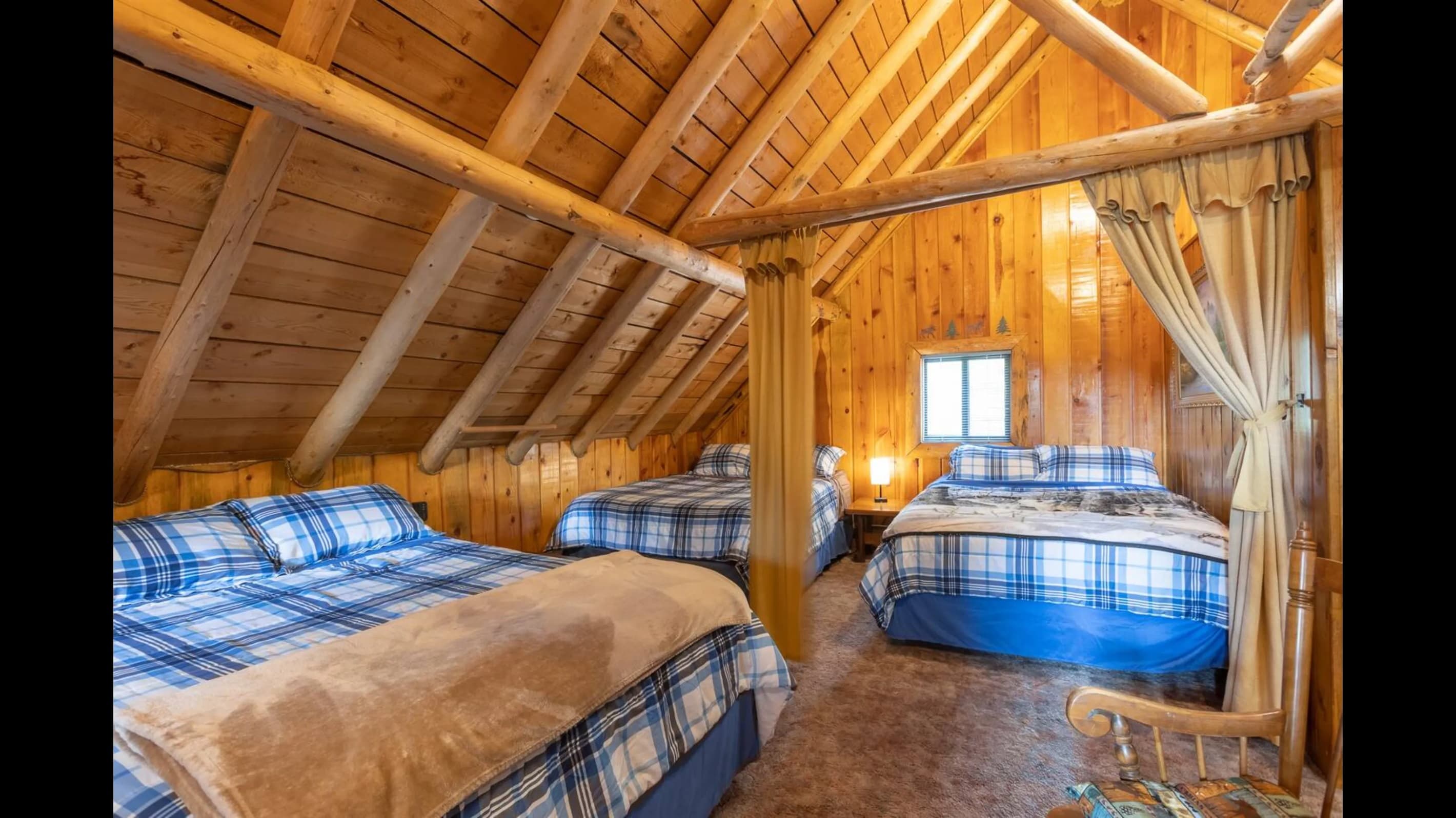 Come relax and spend time with family and friends at Blue Springs Pond Cabin.  There is plenty of room and accommodations for all!