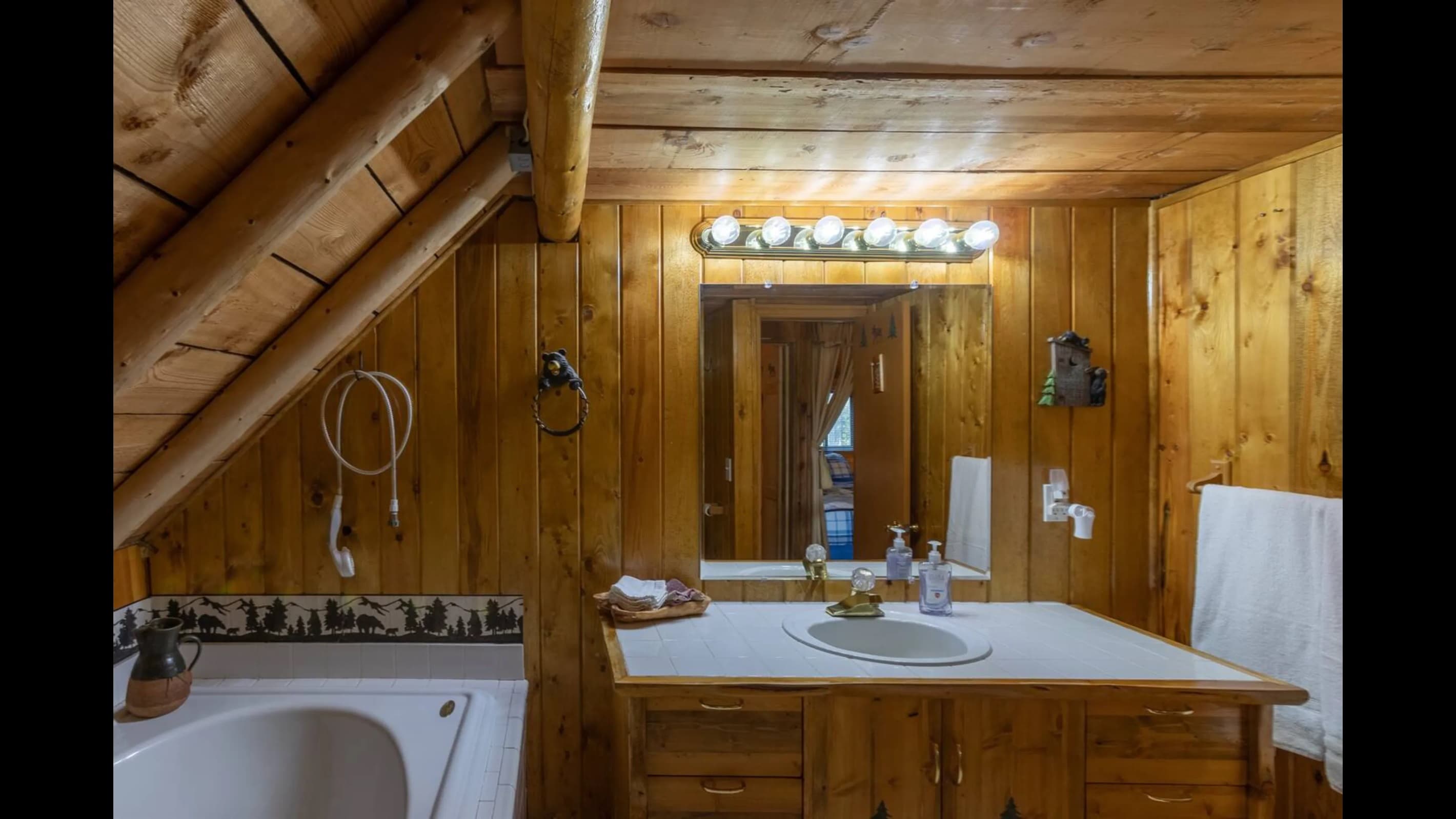 Lots of room to get ready in the morning in the upstairs bathroom.