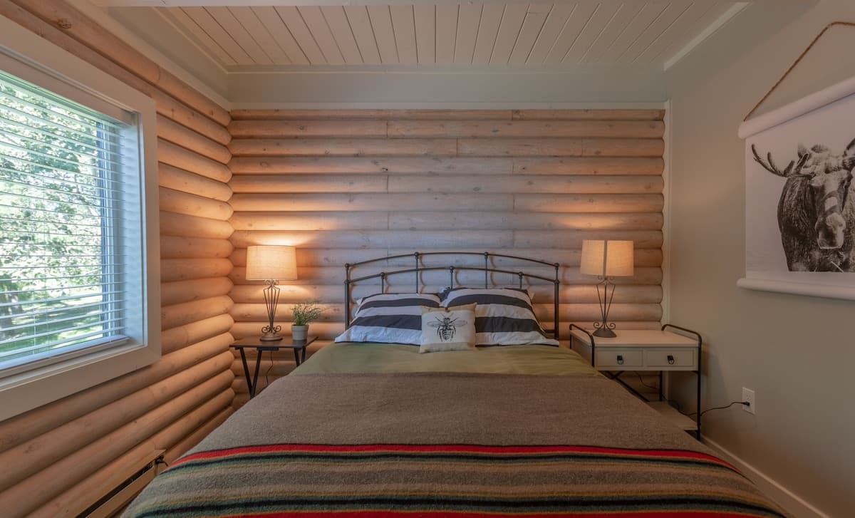 Bedroom #4 with a Queen bed.