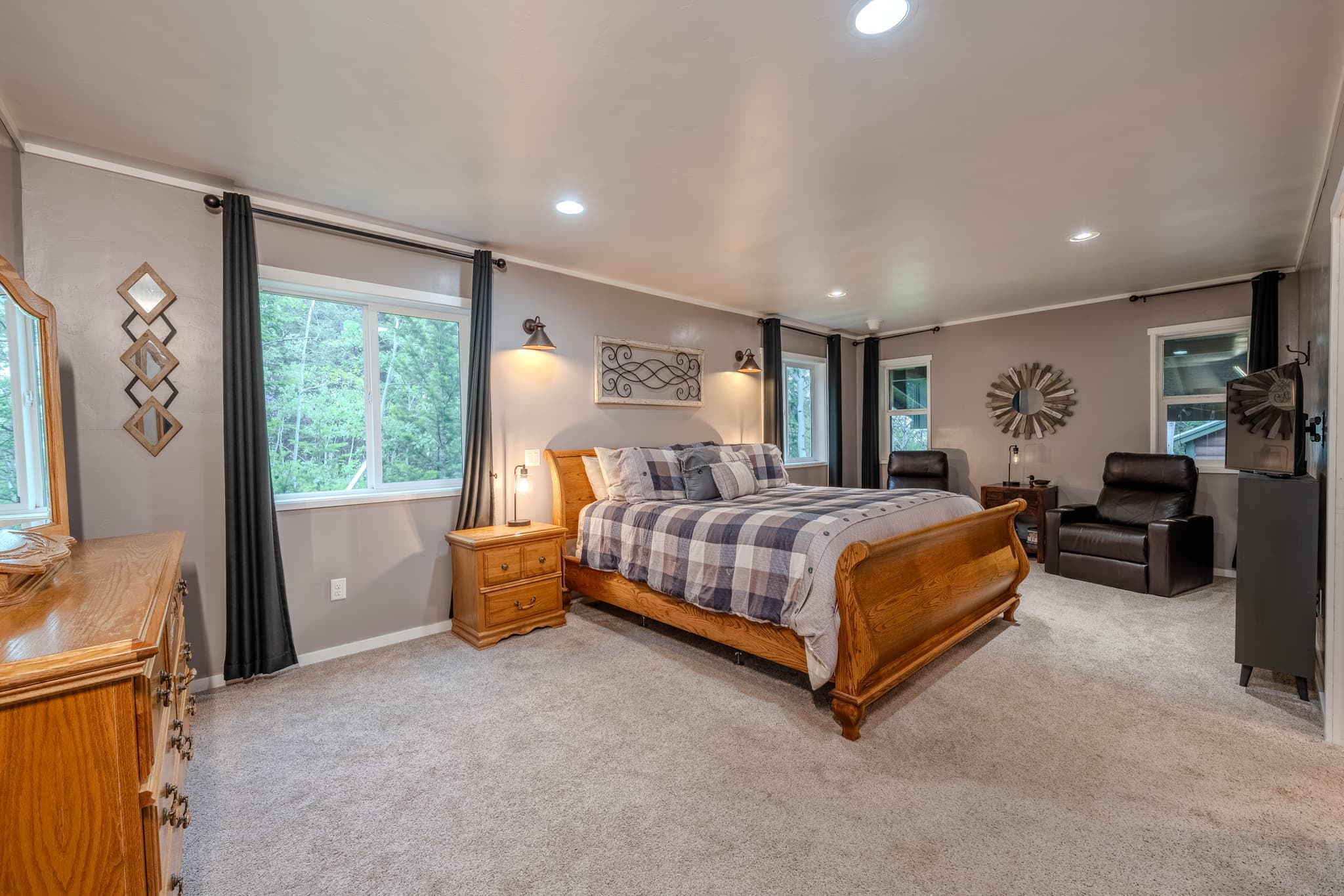 Master bedroom - King Bed