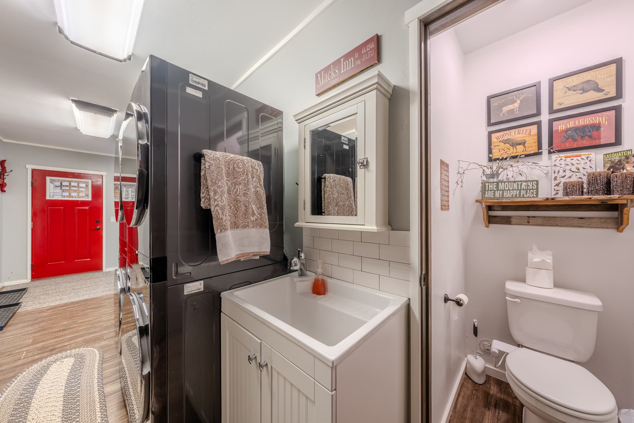 Hallway quarter bath