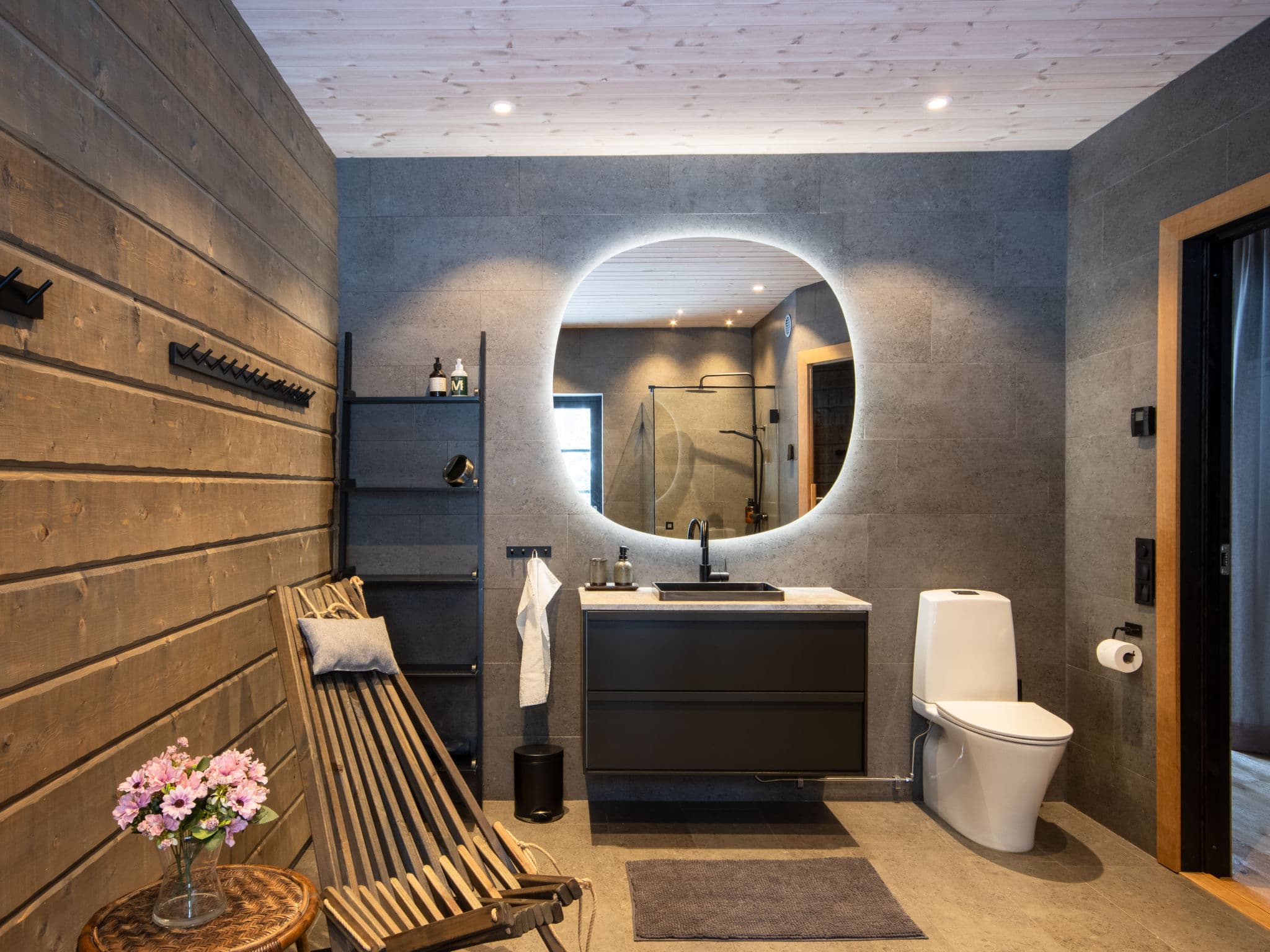 Bathroom / Wellness