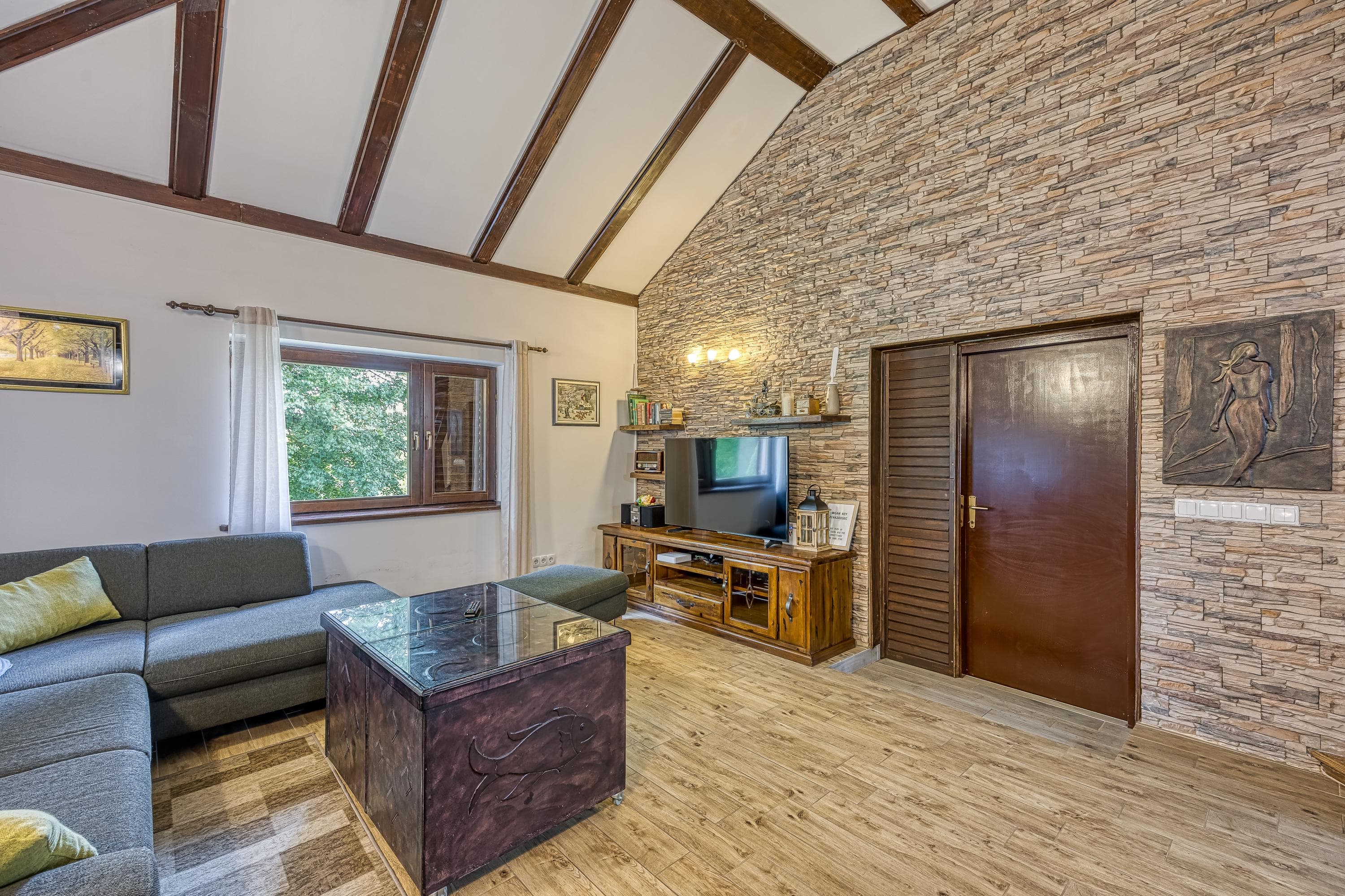 Gallery Image 9