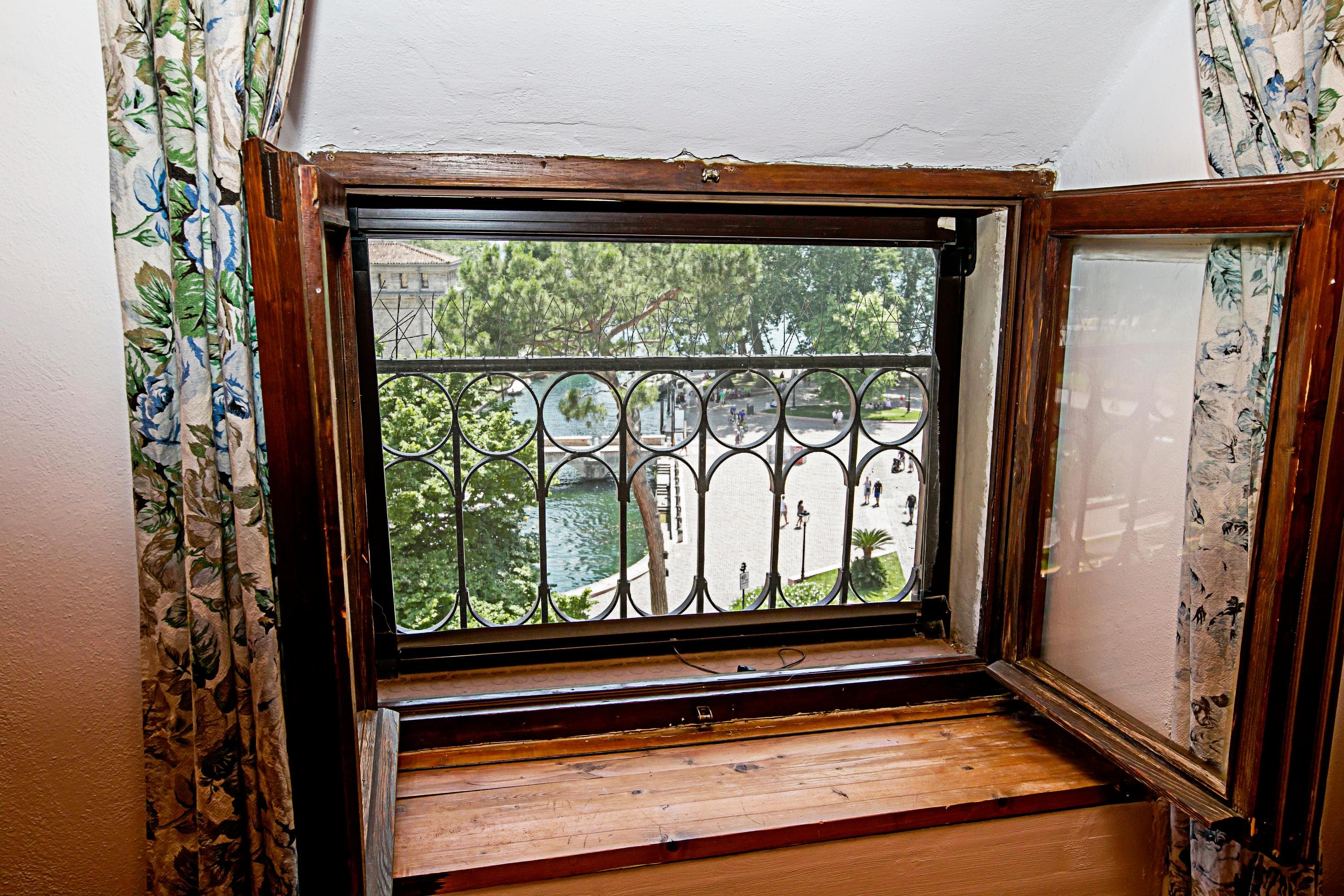 Gallery Image 9