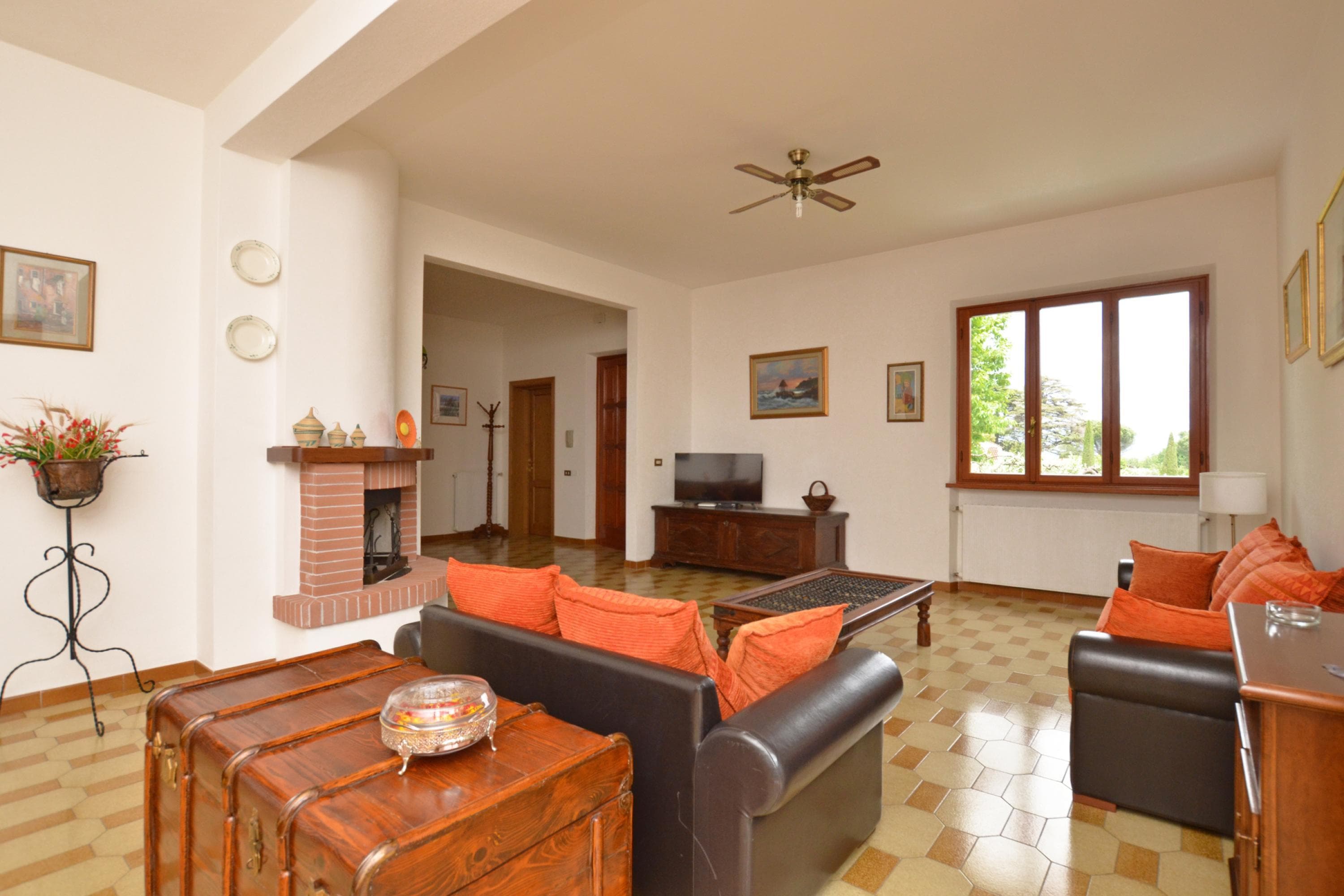 Gallery Image 13