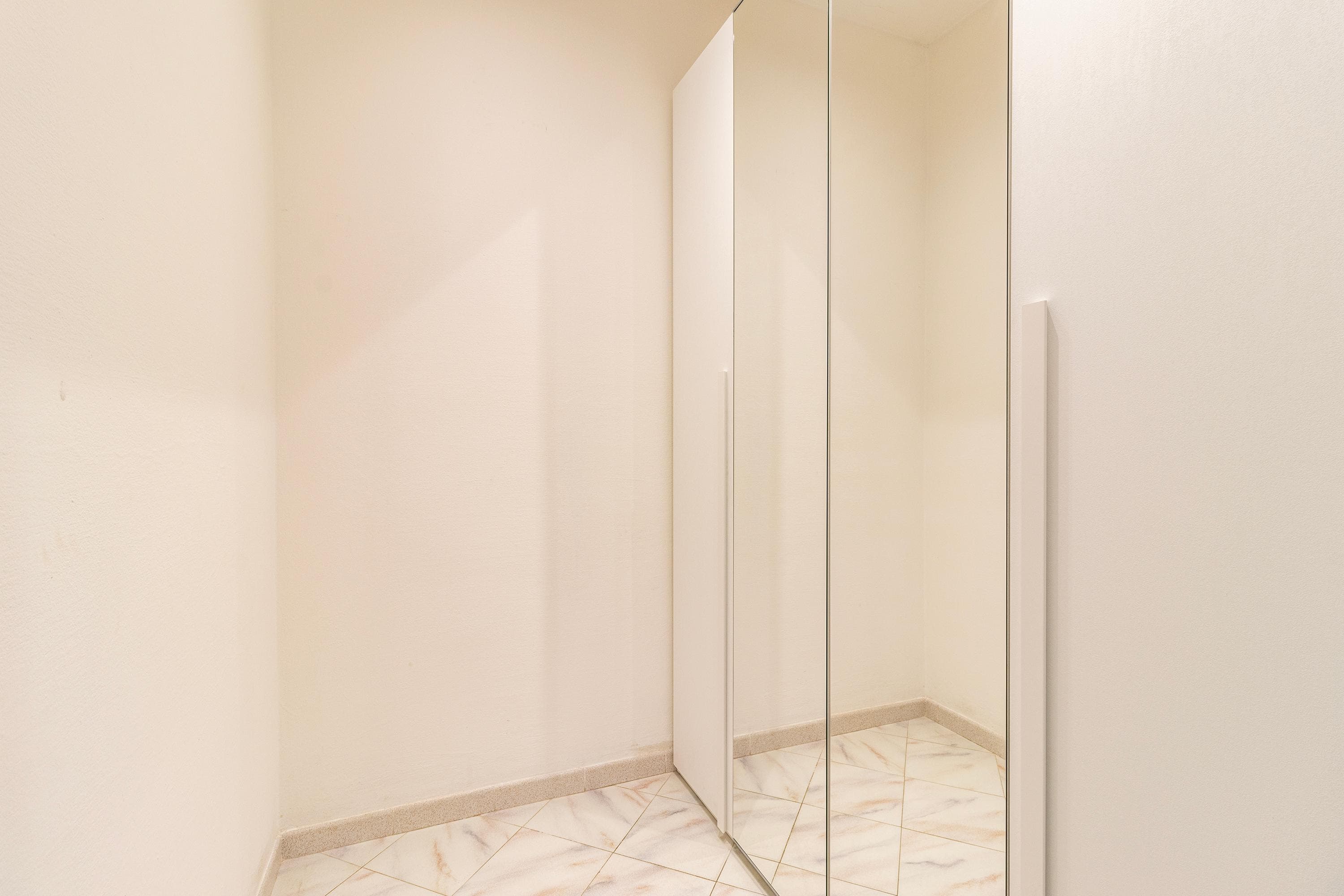 Gallery Image 19