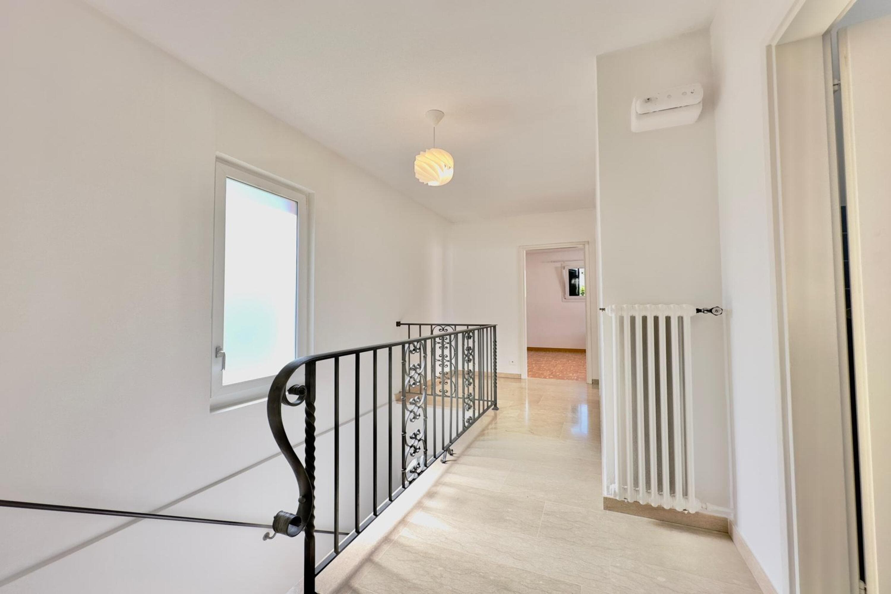 Gallery Image 18