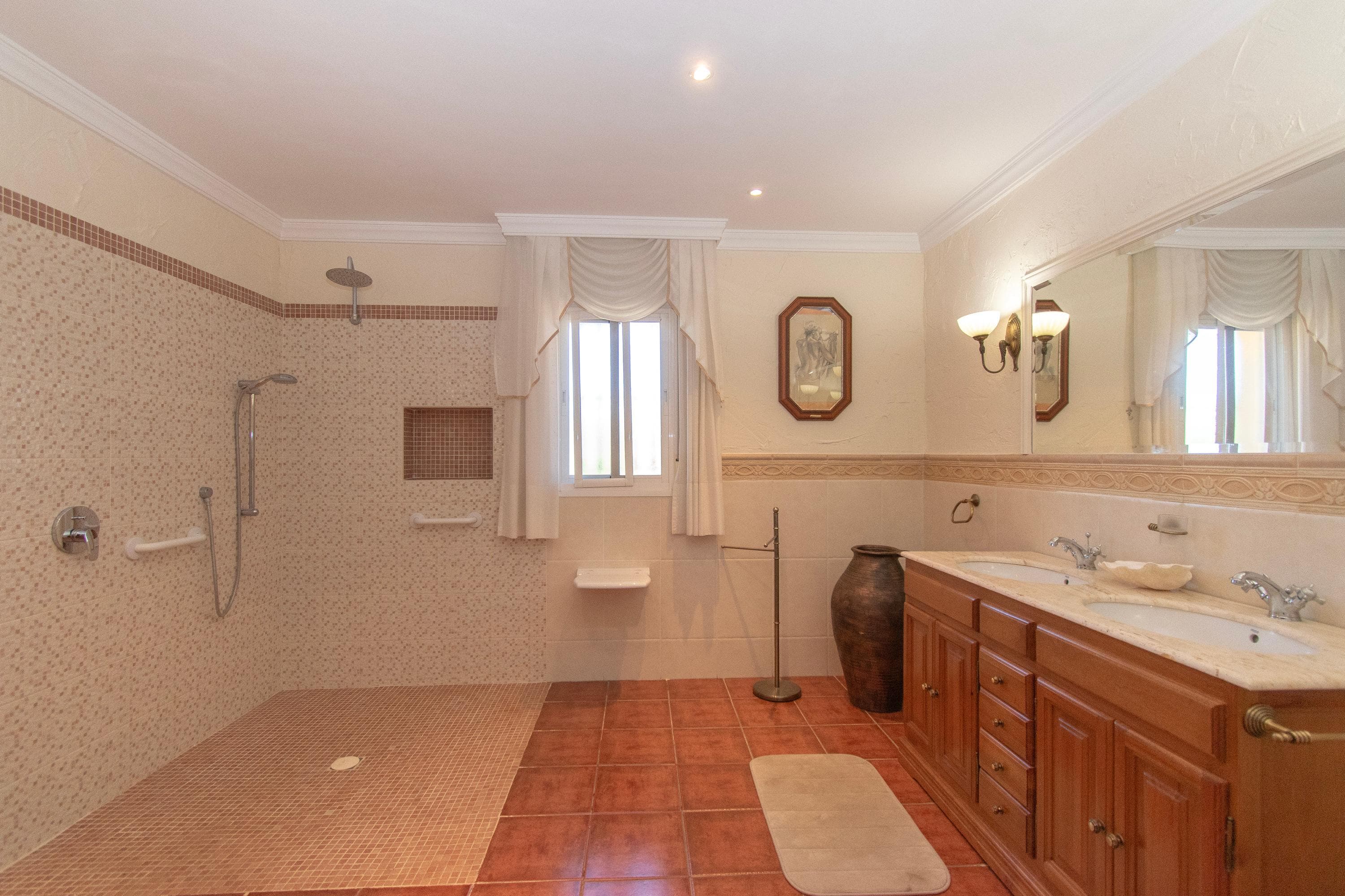 Gallery Image 13