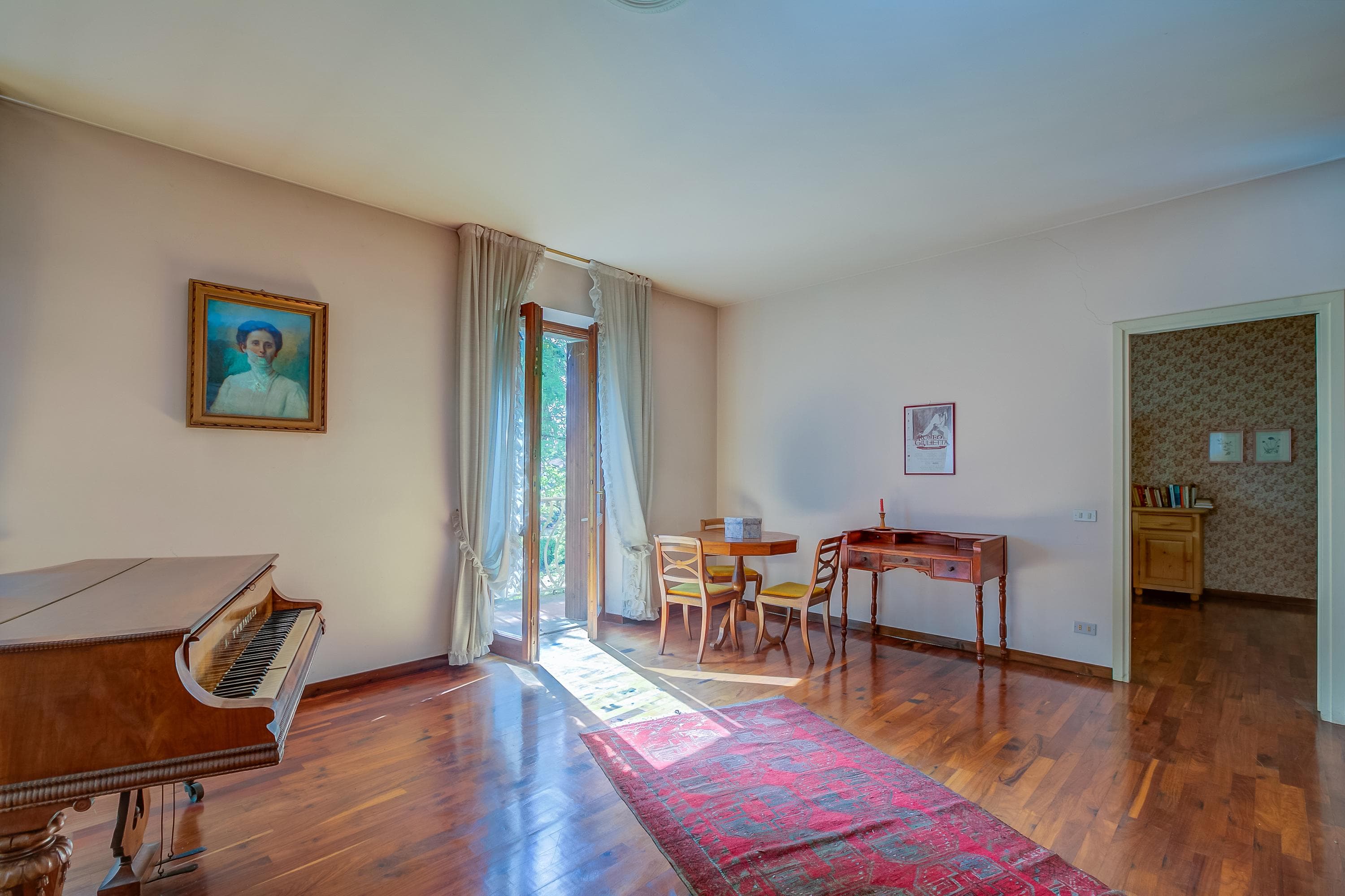 Gallery Image 18