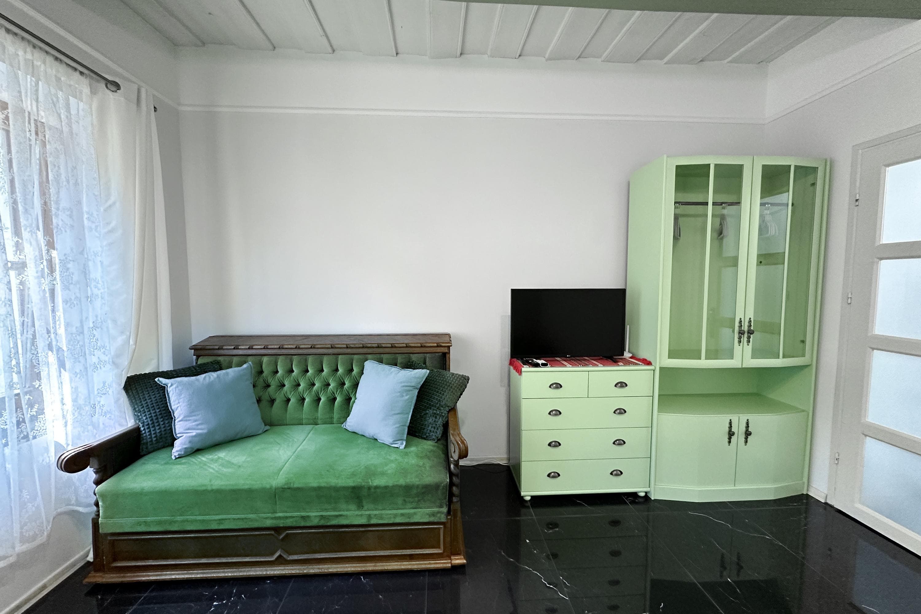 Gallery Image 17