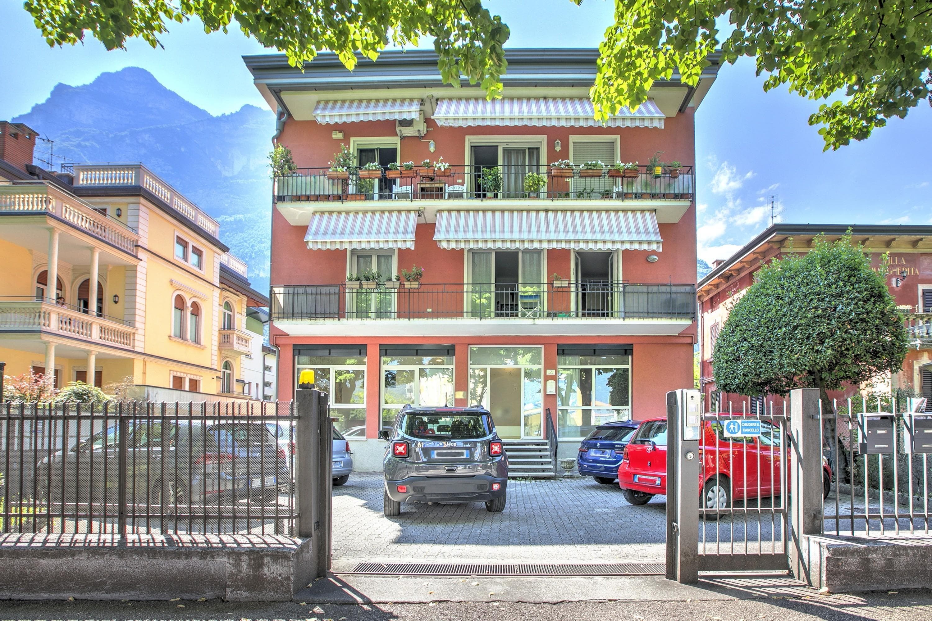 Gallery Image 12